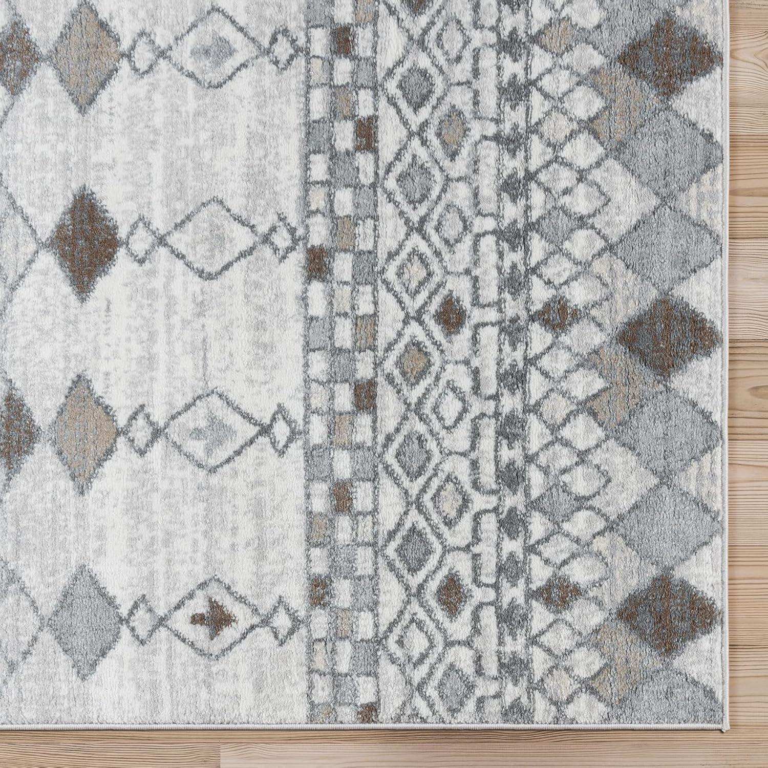 Ciaran Nyla Moroccan Bohemian Gray Geometric Polypropylene Area Rug