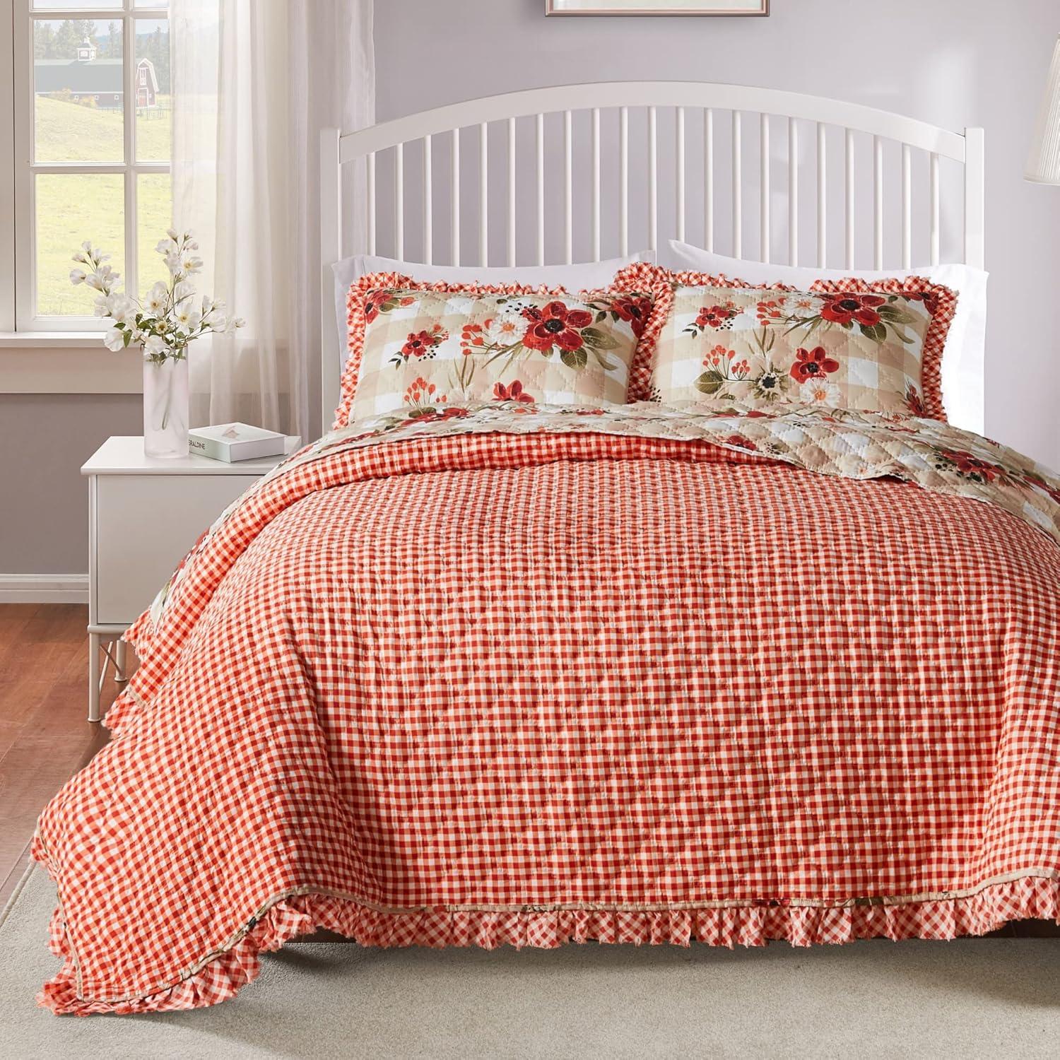 Full Red Reversible Microfiber Quilt Set with Frills