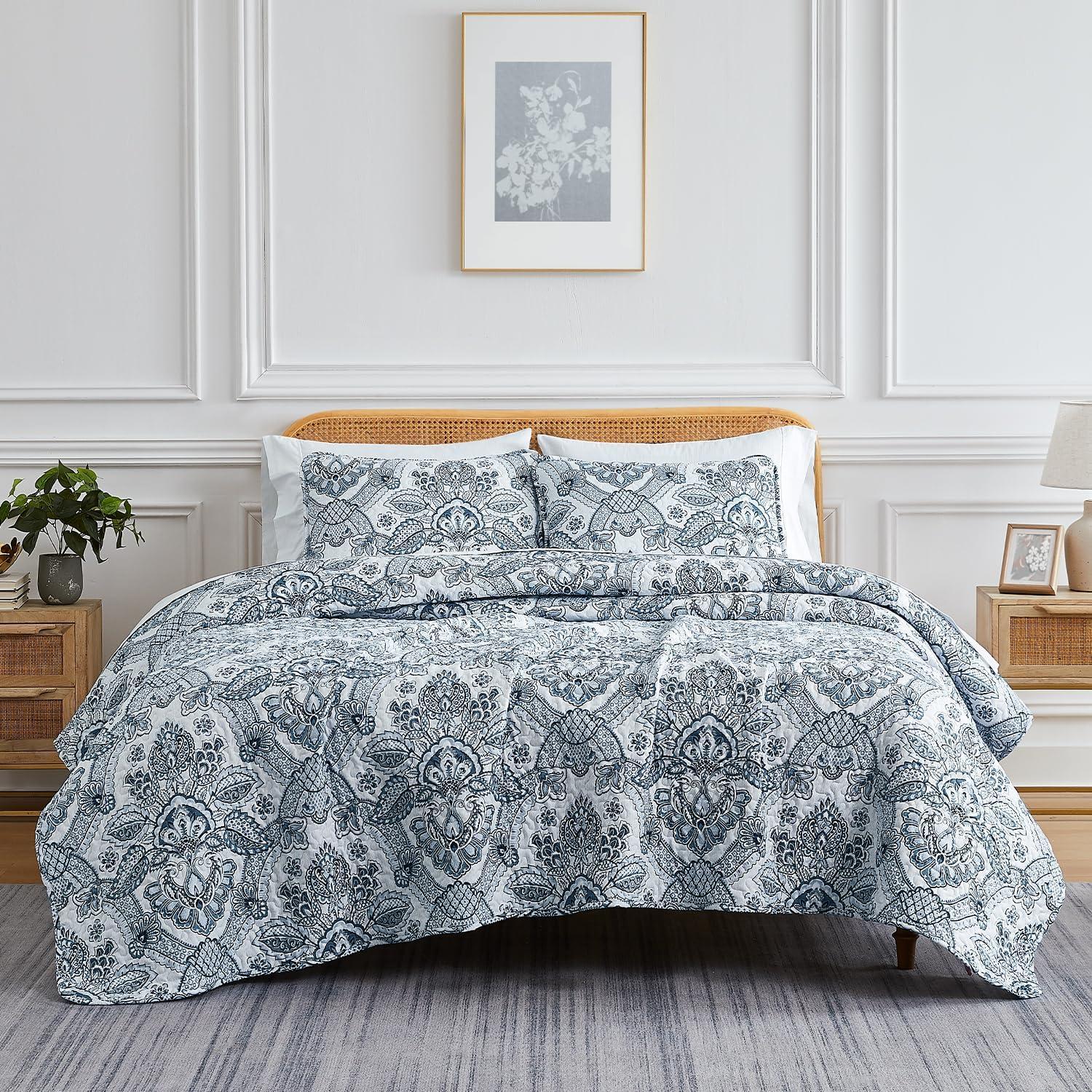 Blue Damask Paisley Reversible Microfiber Full Quilt Set