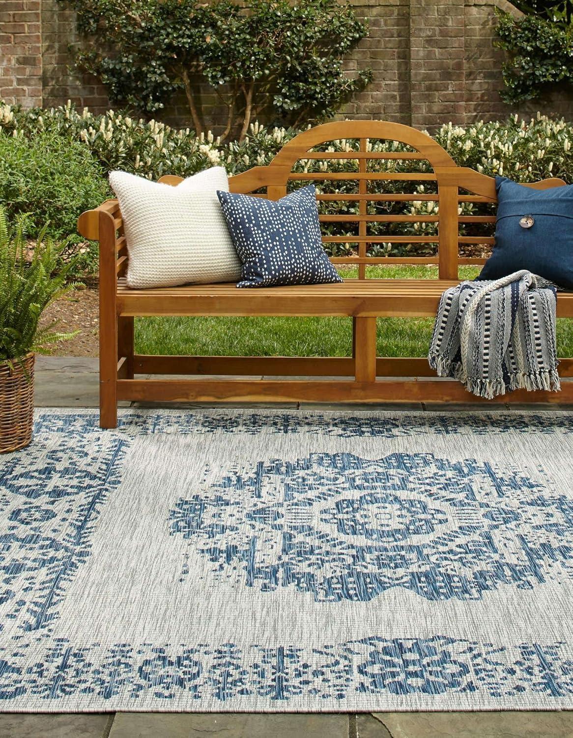 Unique Loom 7' 10 x 7' 10 Square Indoor/Outdoor Traditional Blue Area Rug