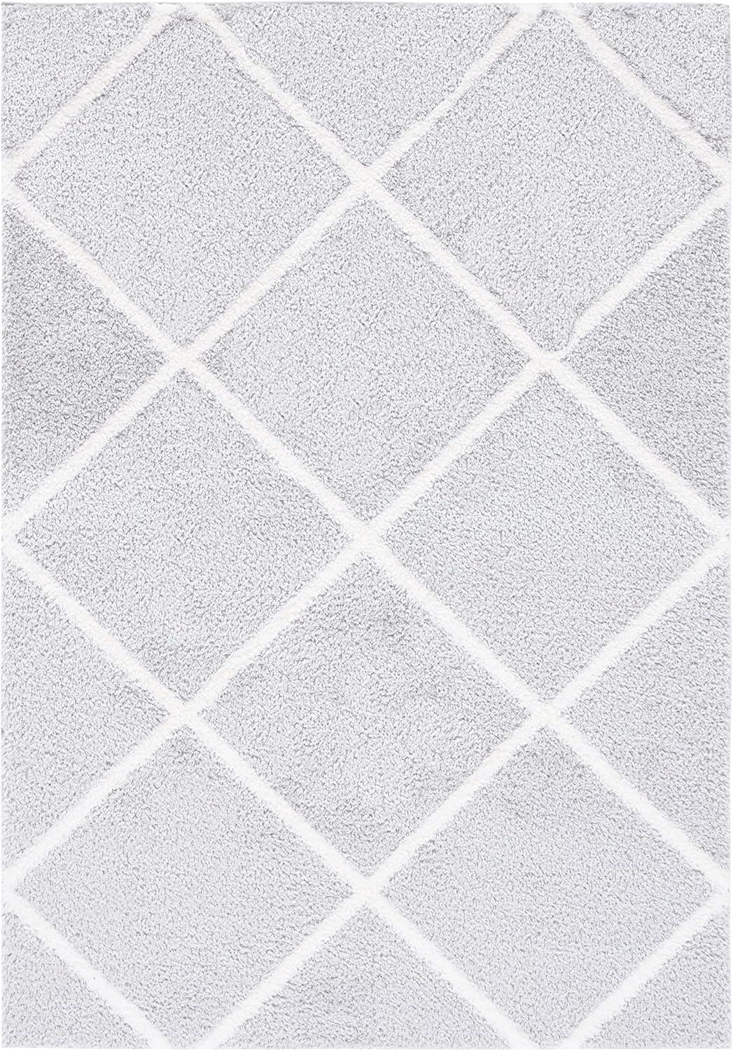 Tahoe Shag THO676 Power Loomed Area Rug - Light Grey/White - 5'x7' - Safavieh.