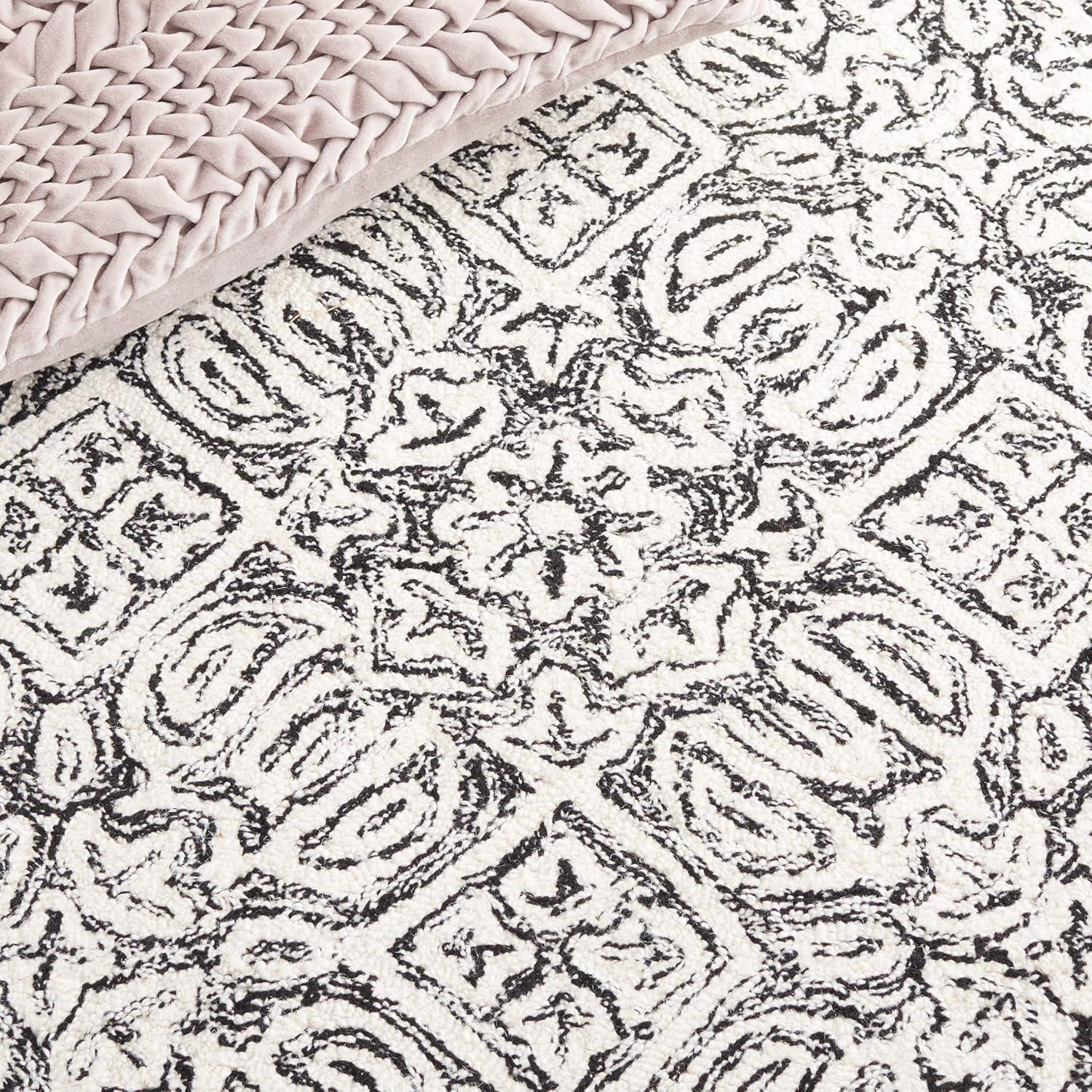 SAFAVIEH Dip Dye Felicia Floral Area Rug, Ivory/Black, 7' x 7' Square