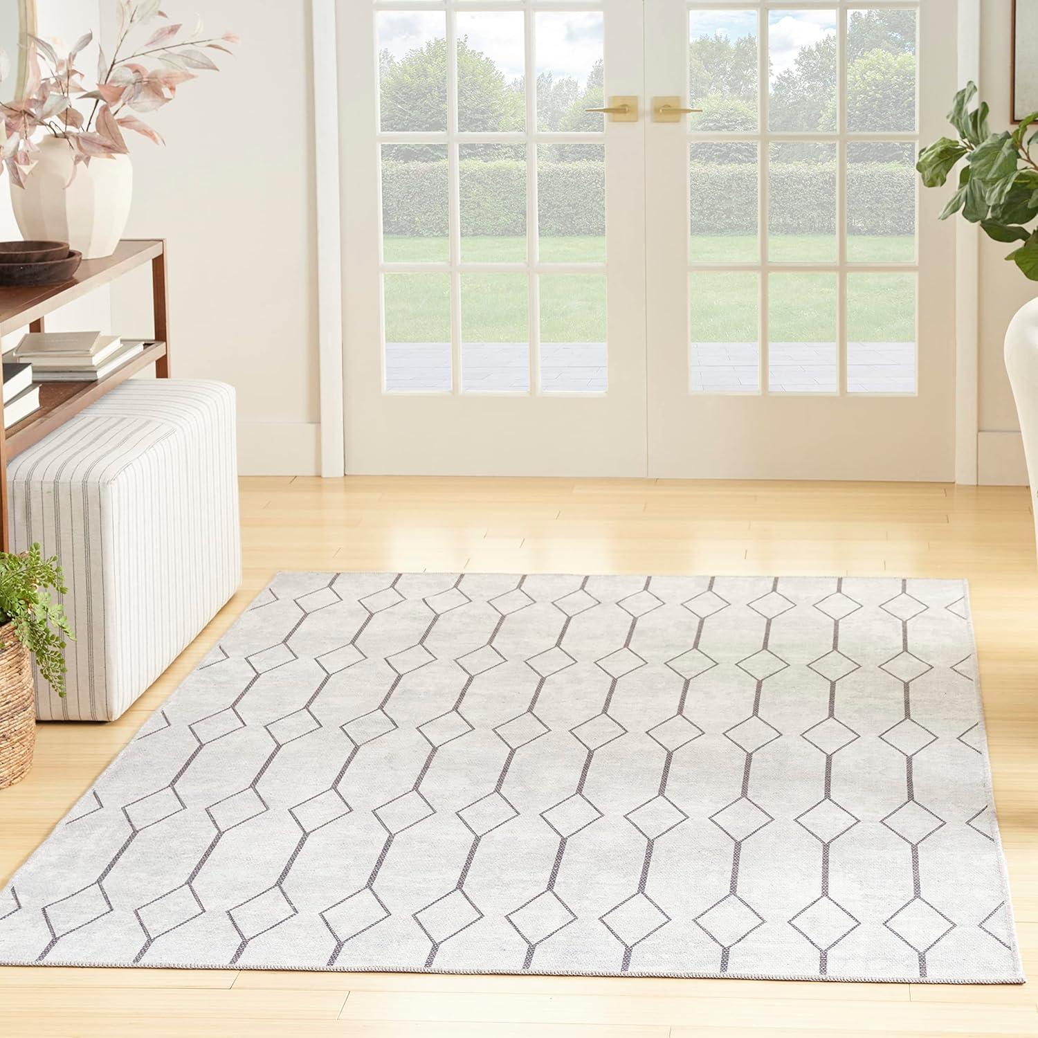 Pymble Geometric Machine Washable Area Rug in Ivory/Grey