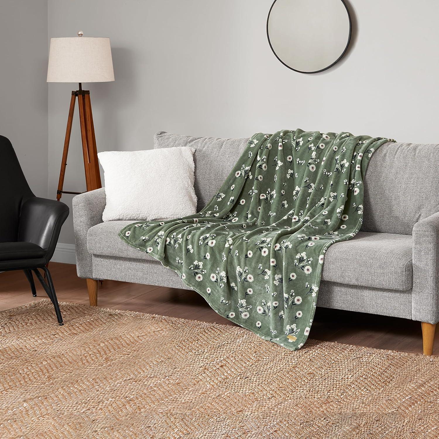 Lucky Brand Lucky Brand Daisy Blankets