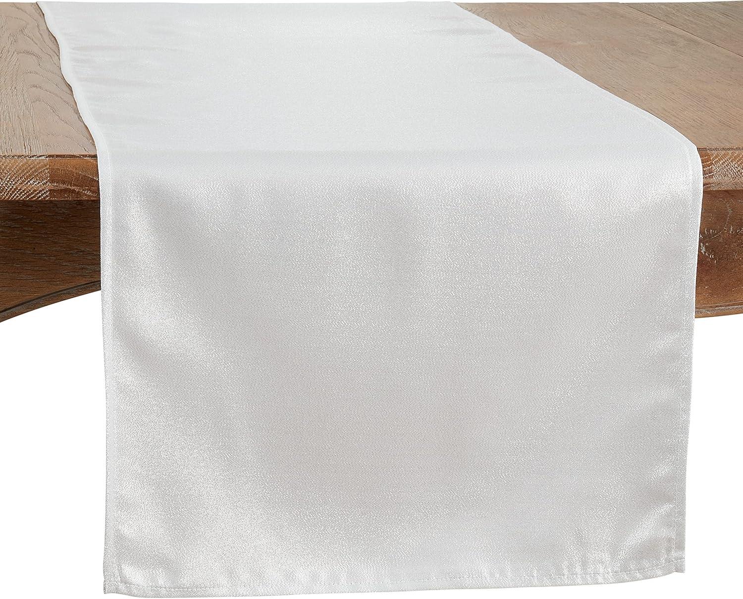 Saro Runner_Table Runner With Shimmering Design