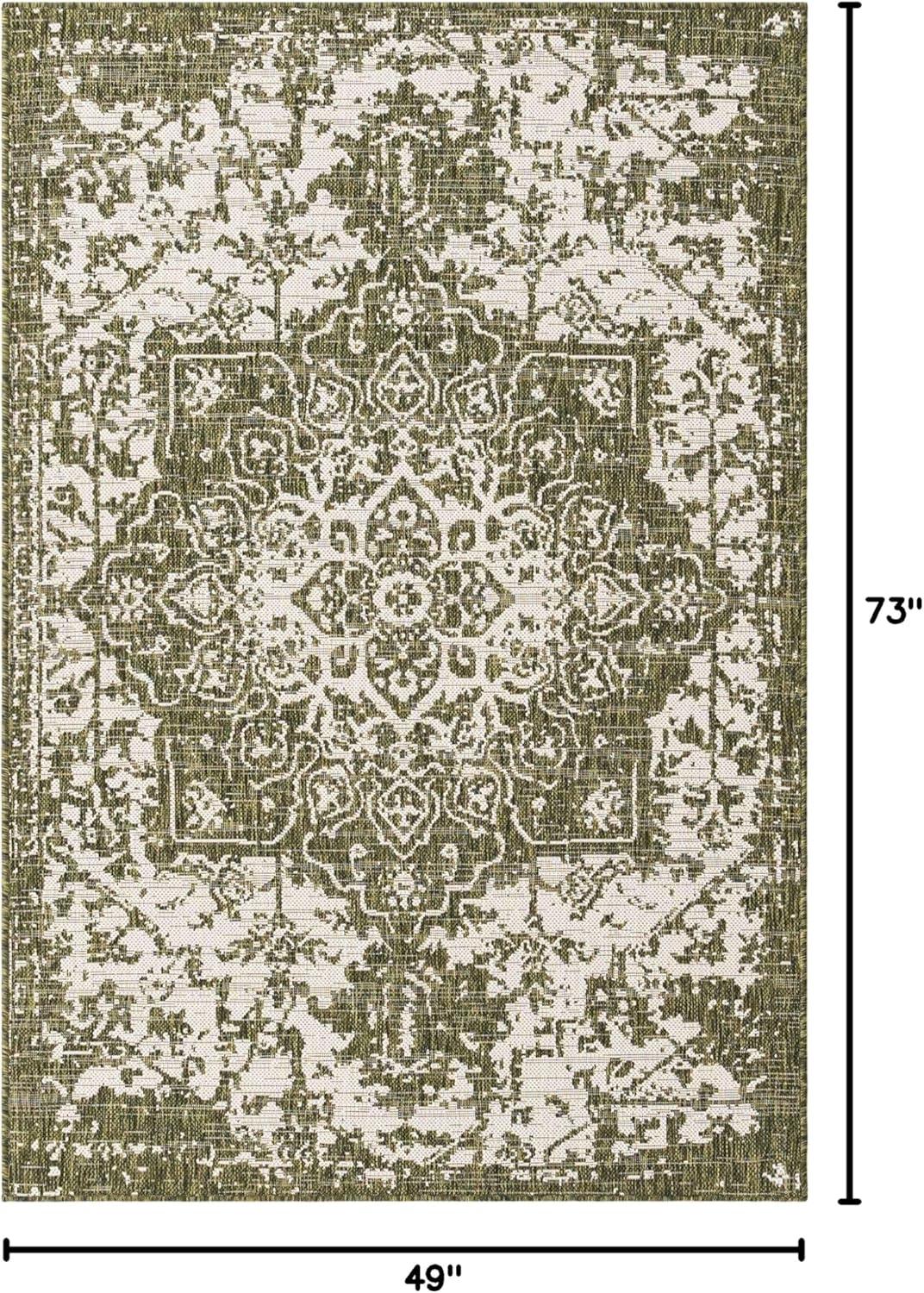 Green and Ivory Rectangular Synthetic Outdoor Rug 4' x 6'