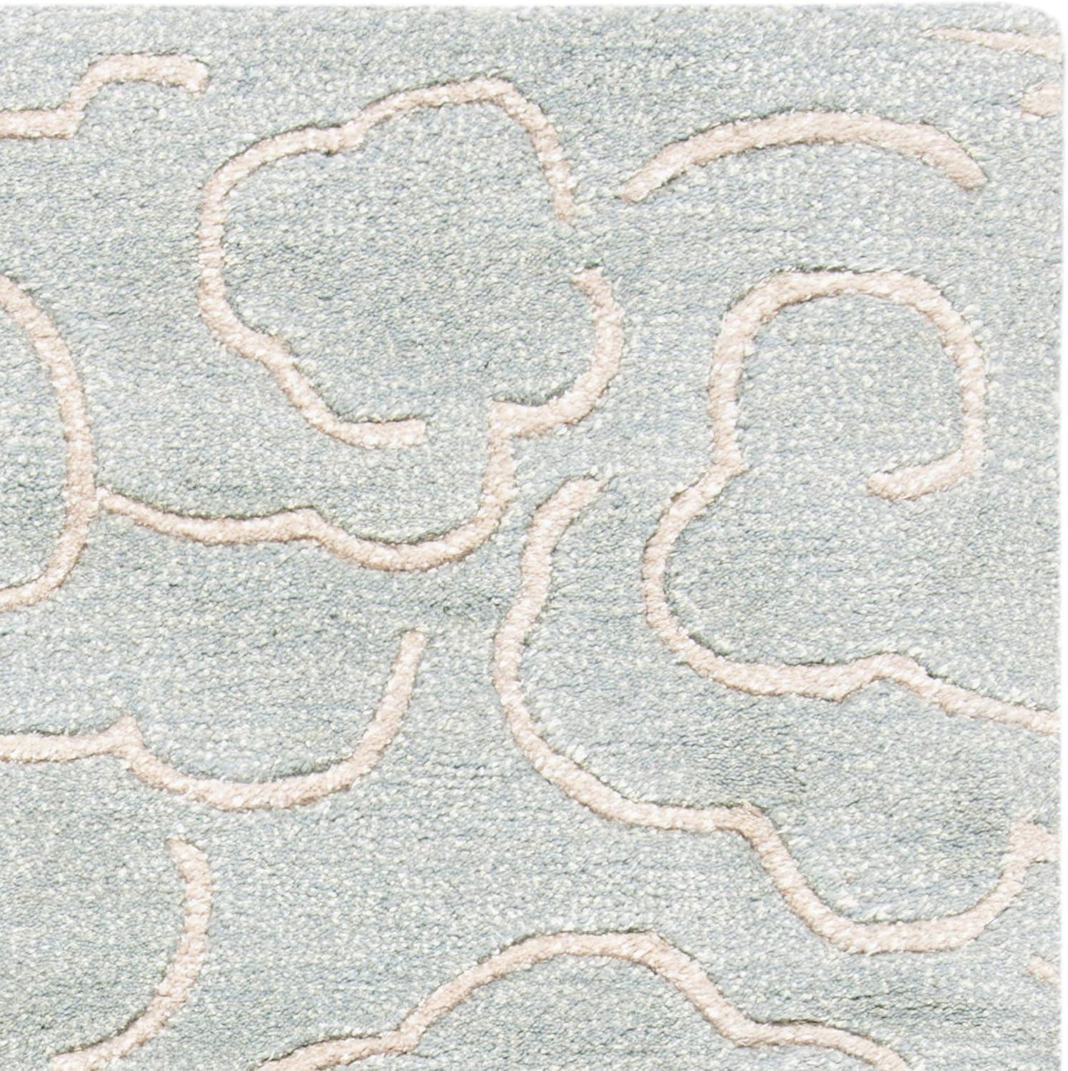 SAFAVIEH Soho Trinity Floral Wool Area Rug, Soft Light Blue/Ivory, 3'6" x 5'6"