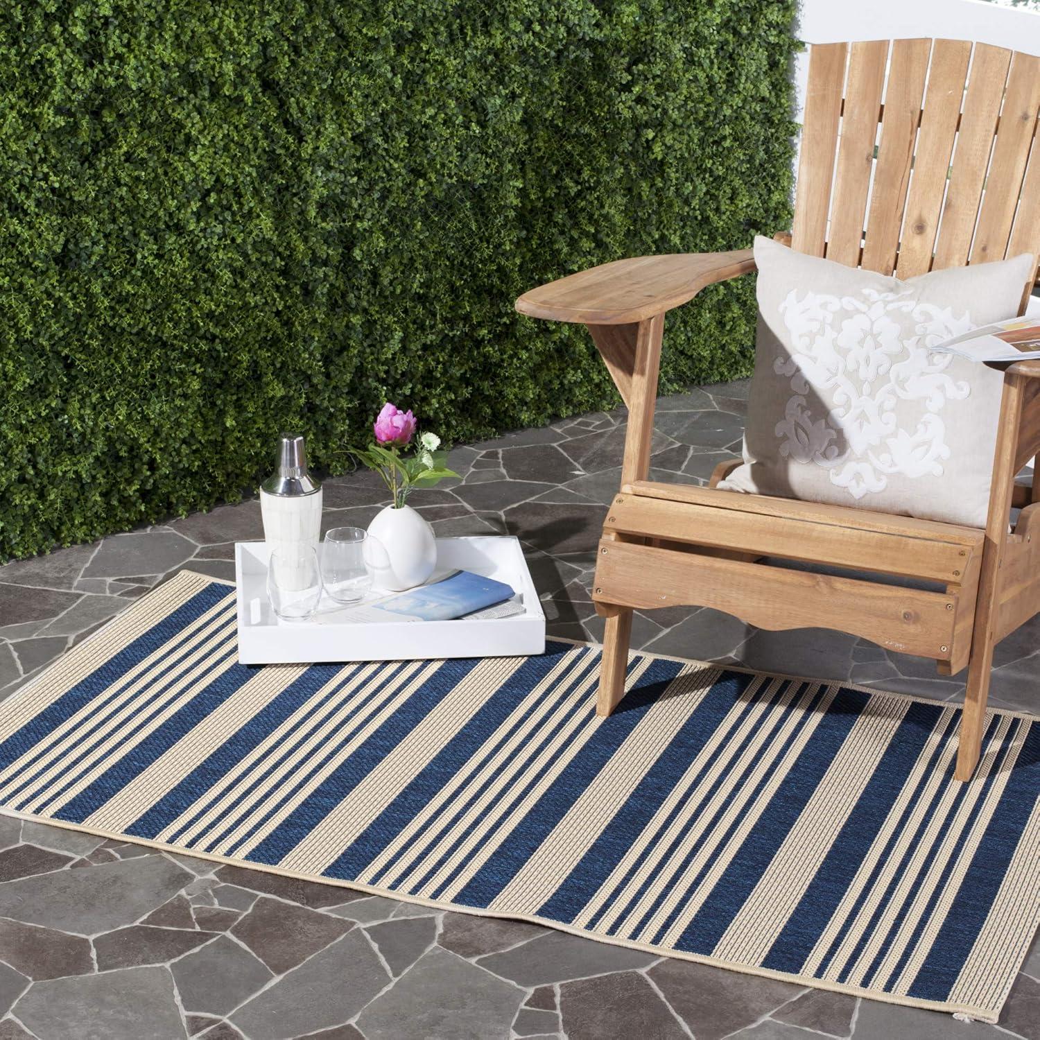 Contemporary Grey Stripe Indoor/Outdoor Easy-Care Rug - 2'7" x 5'