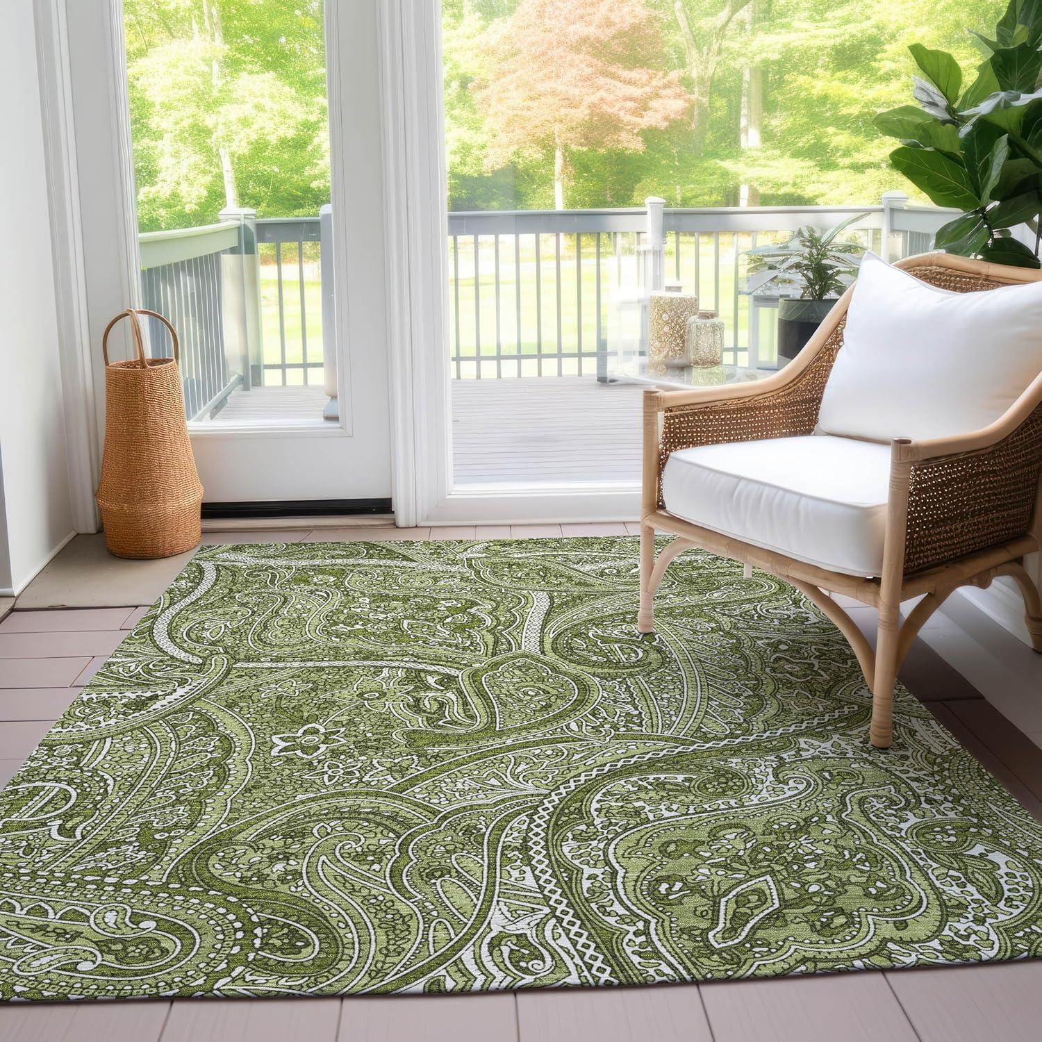 Green Paisley Machine-Washable Indoor Outdoor Rug 3' x 5'