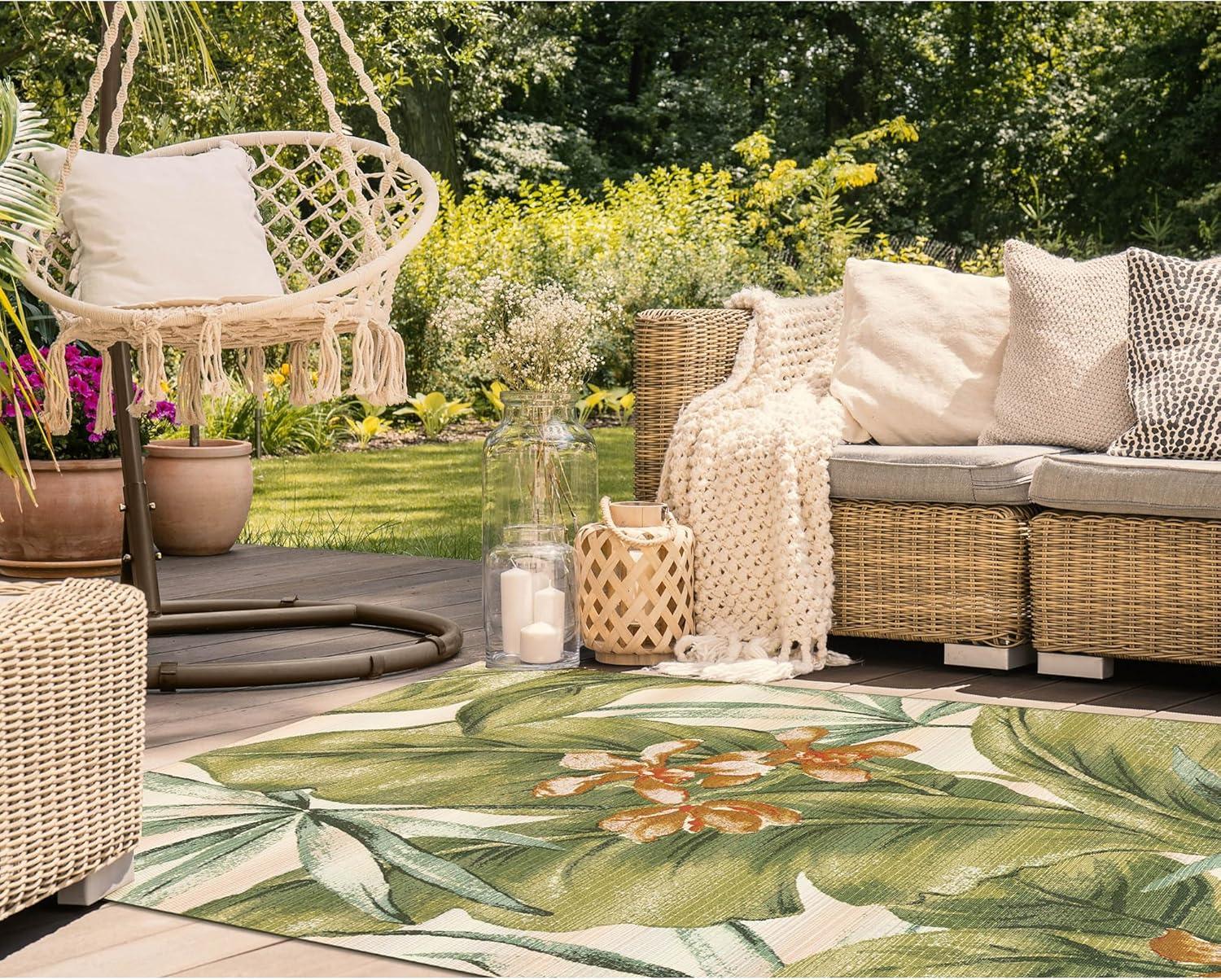 Liora Manne Marina Tropical Leaf Indoor/Outdoor Rug Cream 7'10" x 9'10"