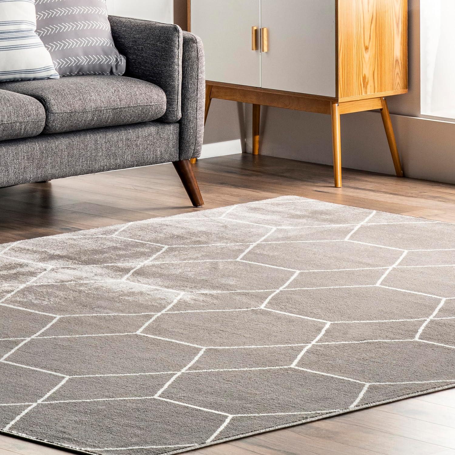 Calm Geometric Honeycomb Gray Synthetic Area Rug 5x8