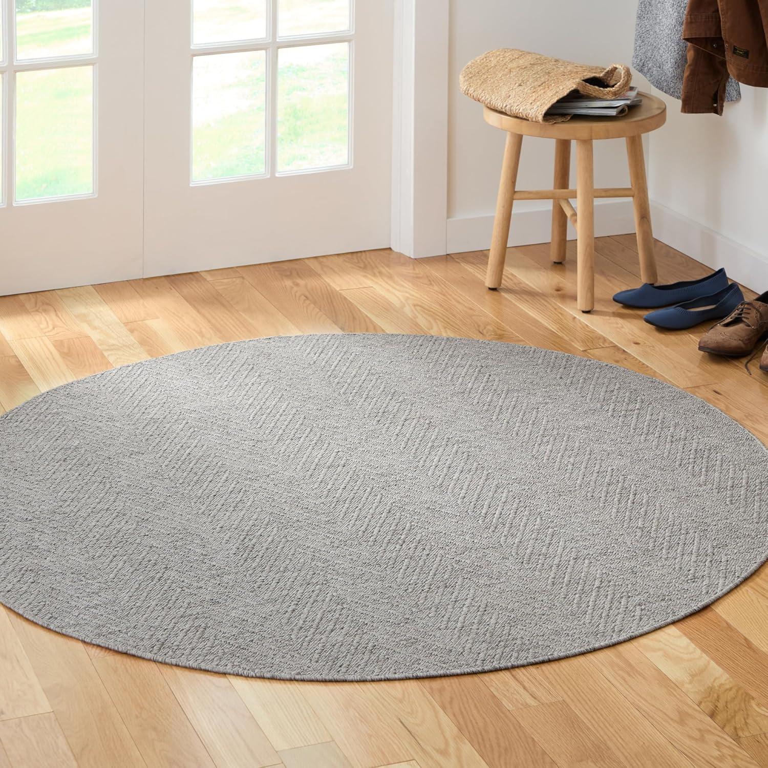 TOWN & COUNTRY BASICS Pax Herringbone Textured Solid Machine Washable Area Rug Grey