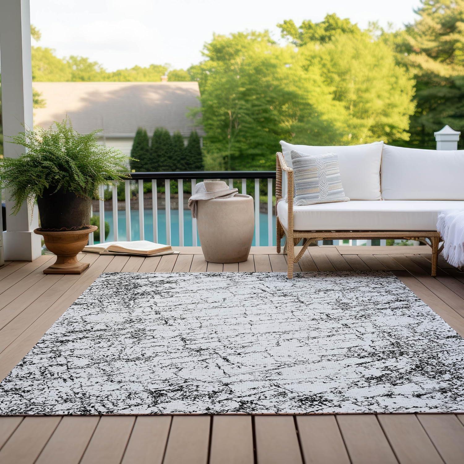 Black and White Synthetic Flat Woven Washable Rug