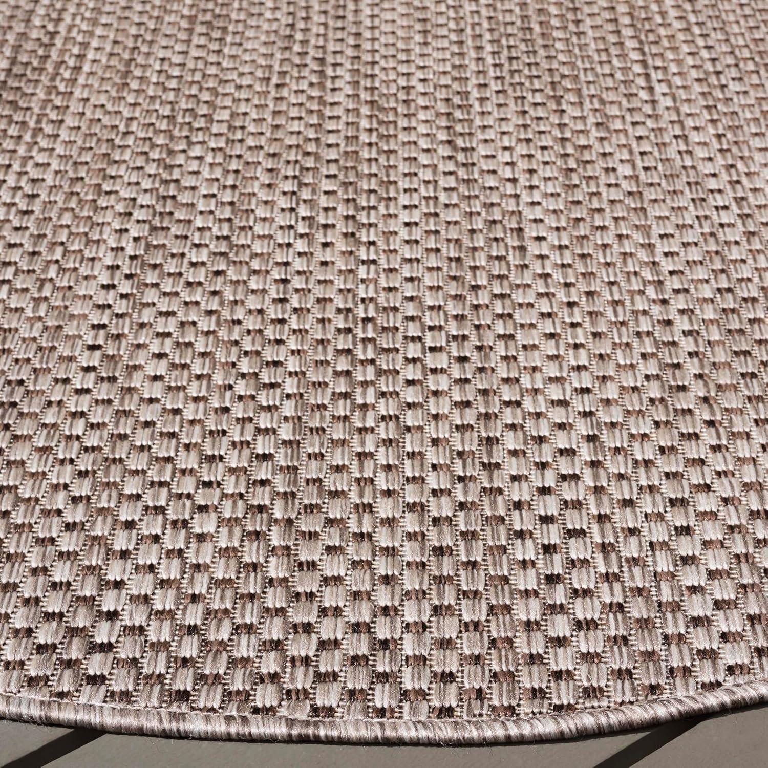 Courtyard CY8521 Power Loomed Indoor/Outdoor Area Rug - Beige/Brown - 5' round - Safavieh.