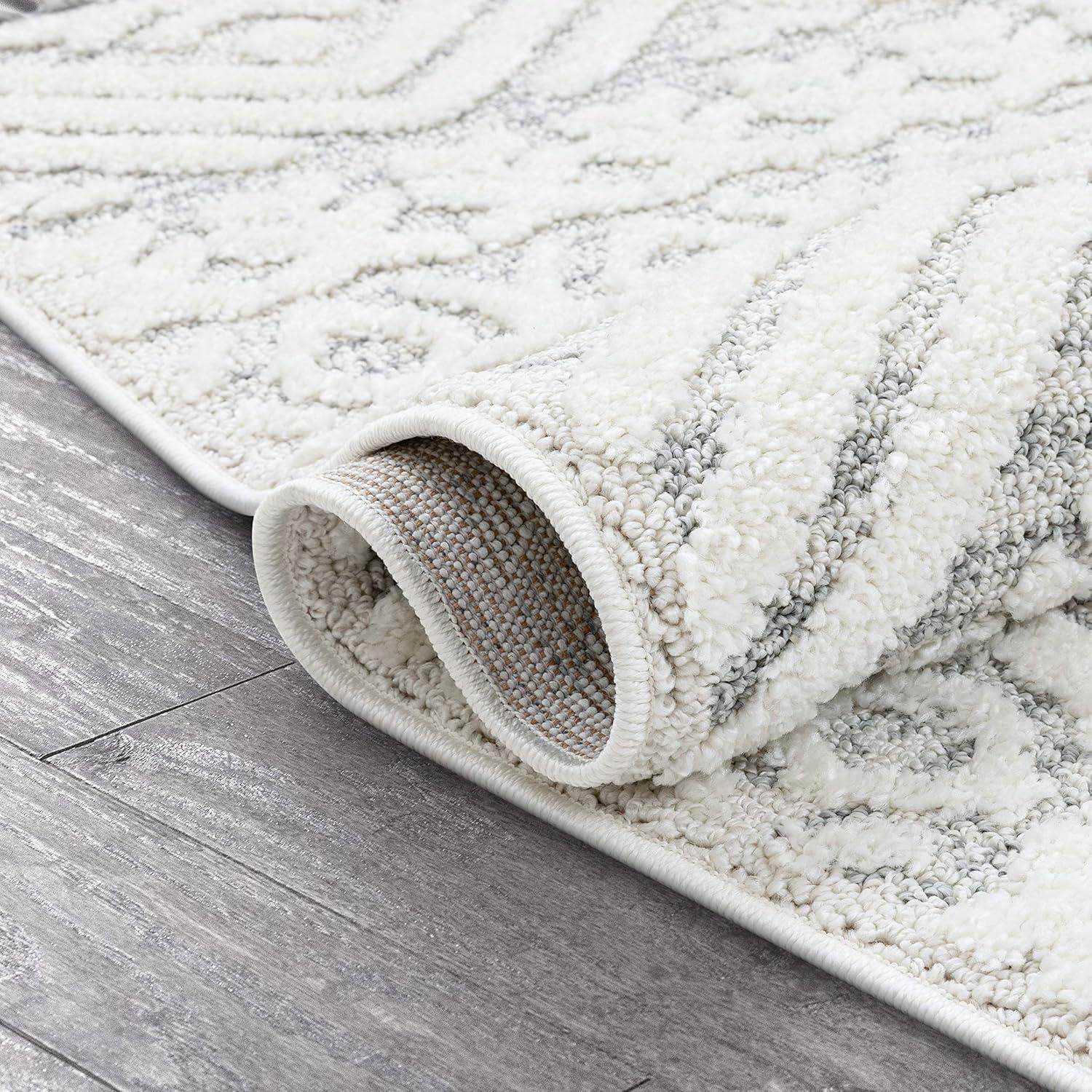 Well Woven Illana Cream Ethnic High-Lo Textured Diamond Area Rug (6'7" x 9'6")
