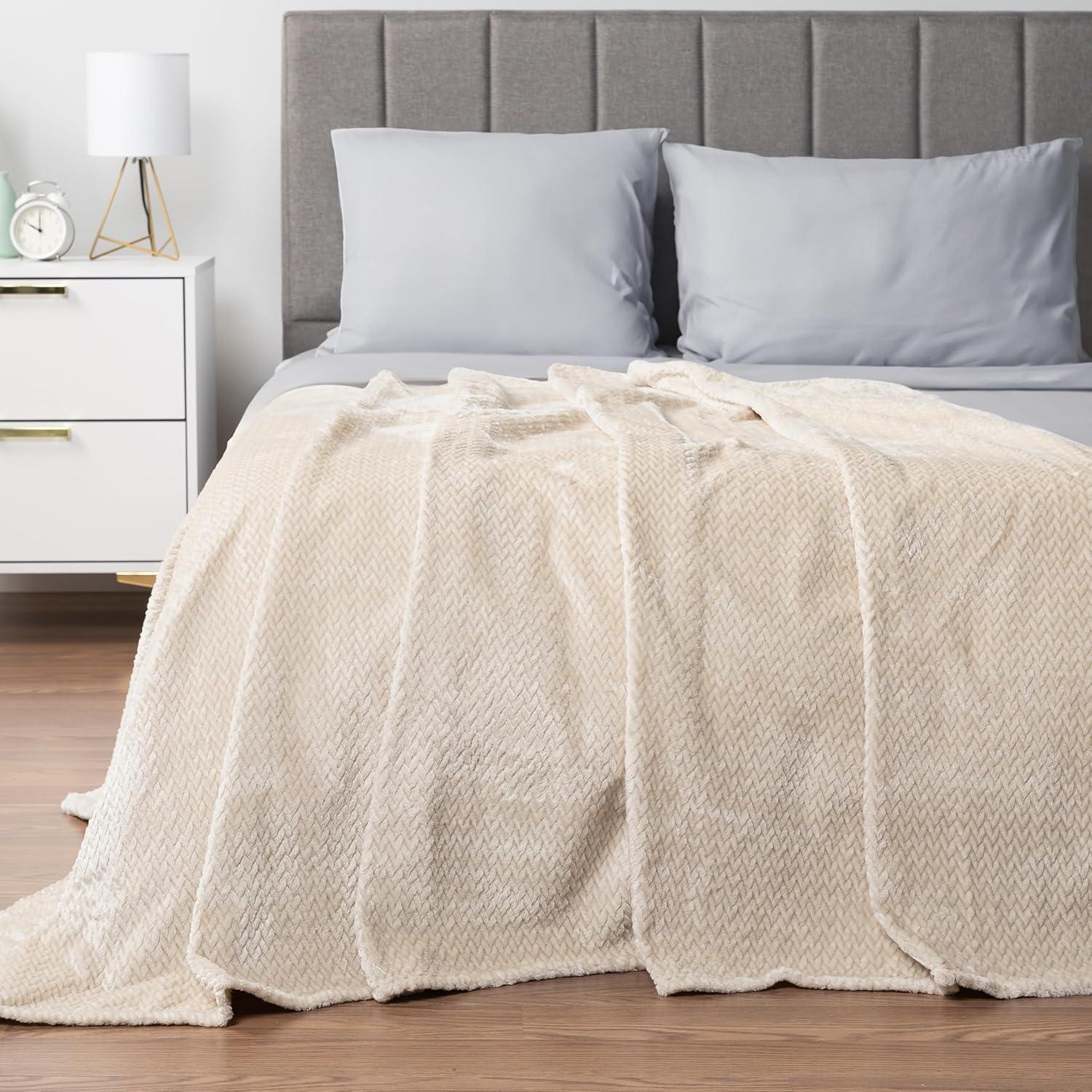 Pavilia Hand Woven Throw Blanket