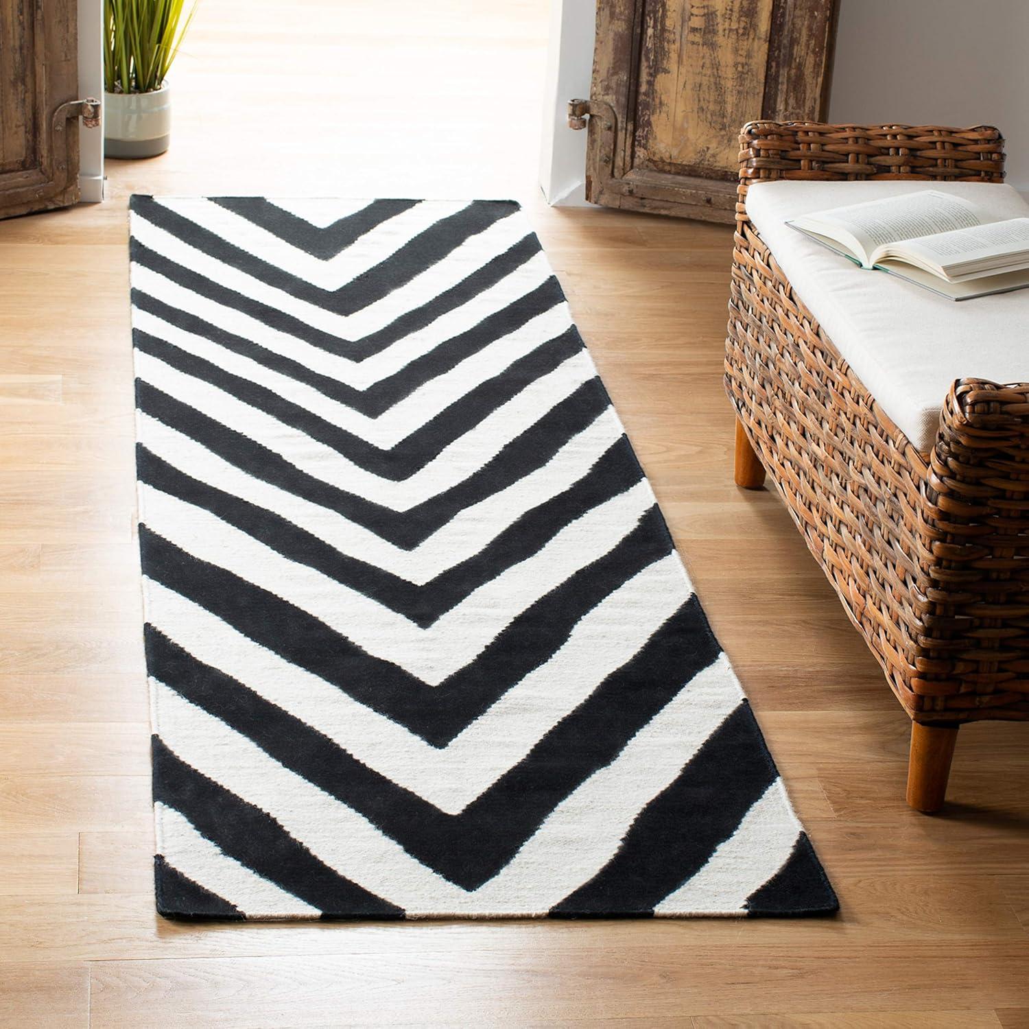 Black and Ivory Chevron Wool Runner Rug, 2'6" x 6'