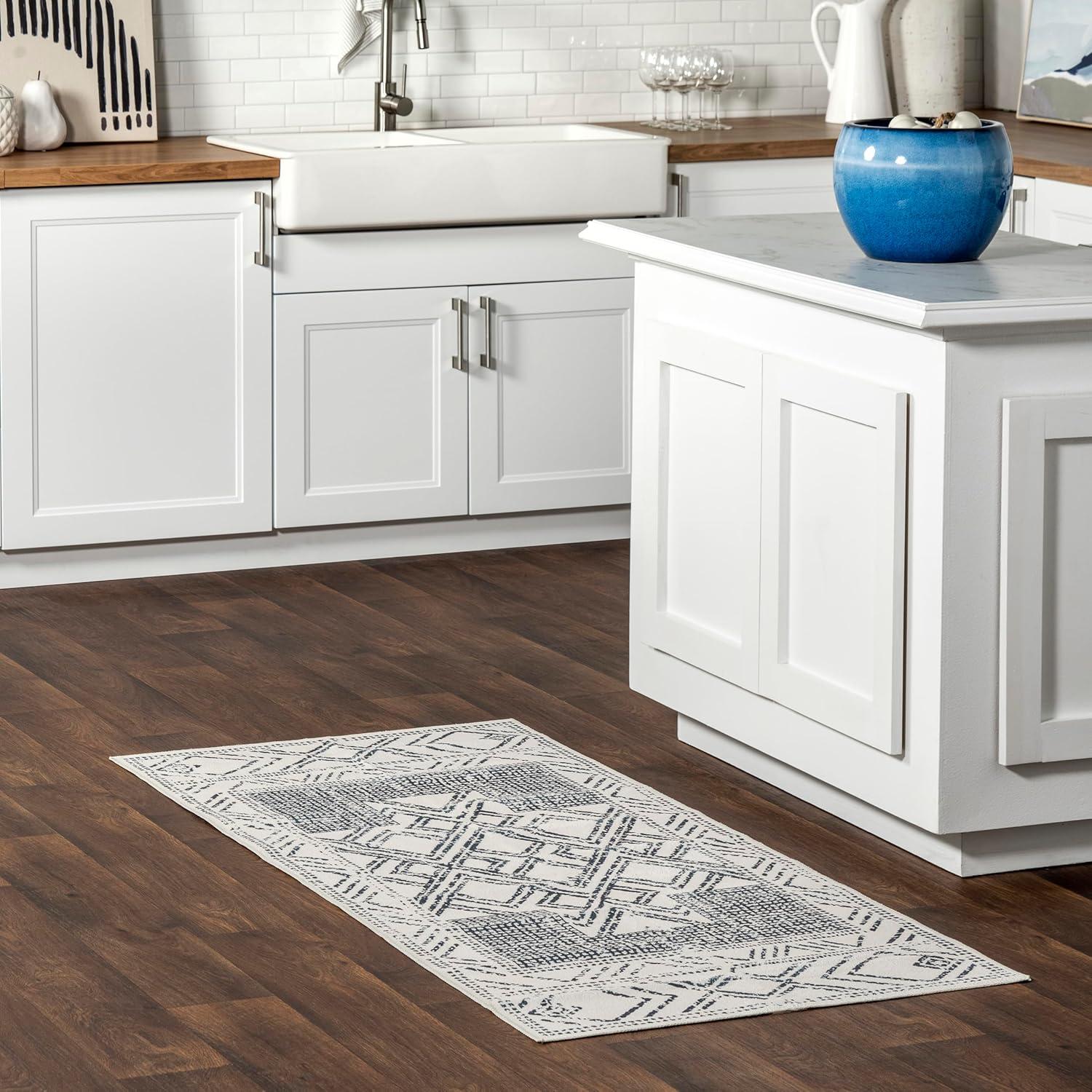 Nuloom Mia Medallion 2x12 Machine Washable Runner Indoor Area Rug for Living Room Bedroom Dining Room Entryway Hallway Kitchen, Light Grey/Ivory