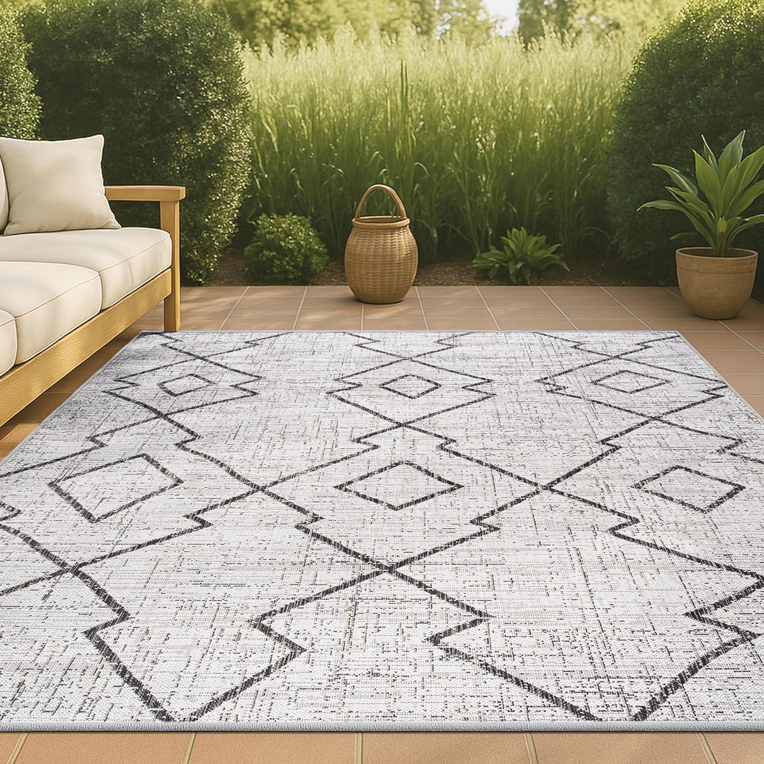 3'x5' Carwa  Diamond Trellis Indoor/Outdoor Area Rug, Ivory/Black - JONATHAN Y