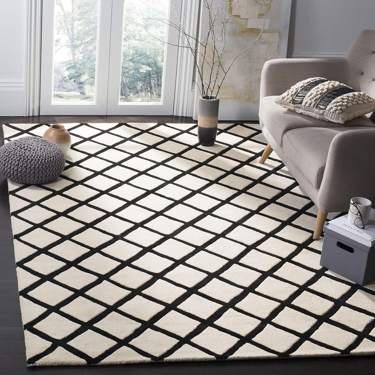 SAFAVIEH Chatham Jahn Geometric Diamonds Wool Area Rug, Ivory/Black, 6' x 9'