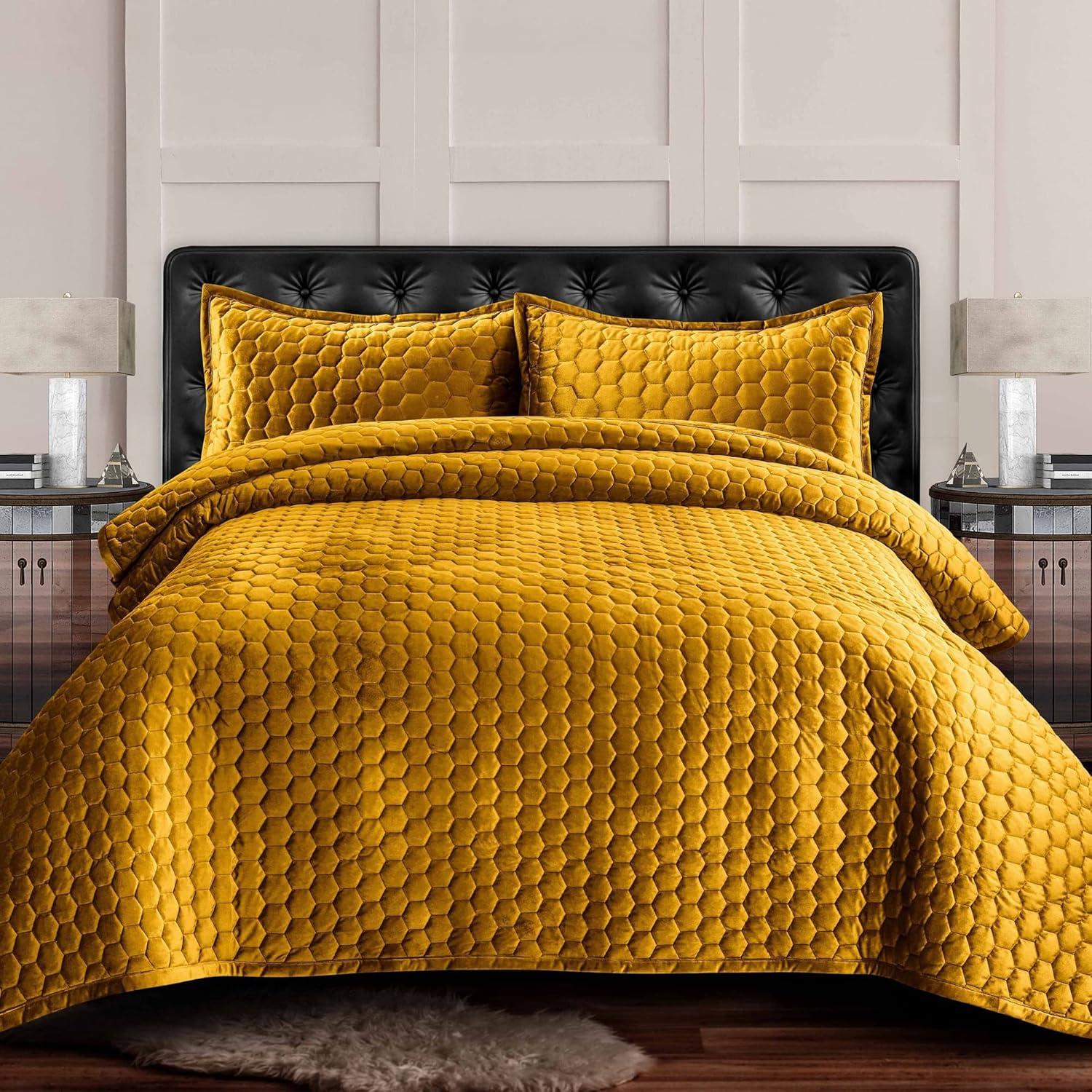 Tribeca Living Lugano Velvet Quilt Set