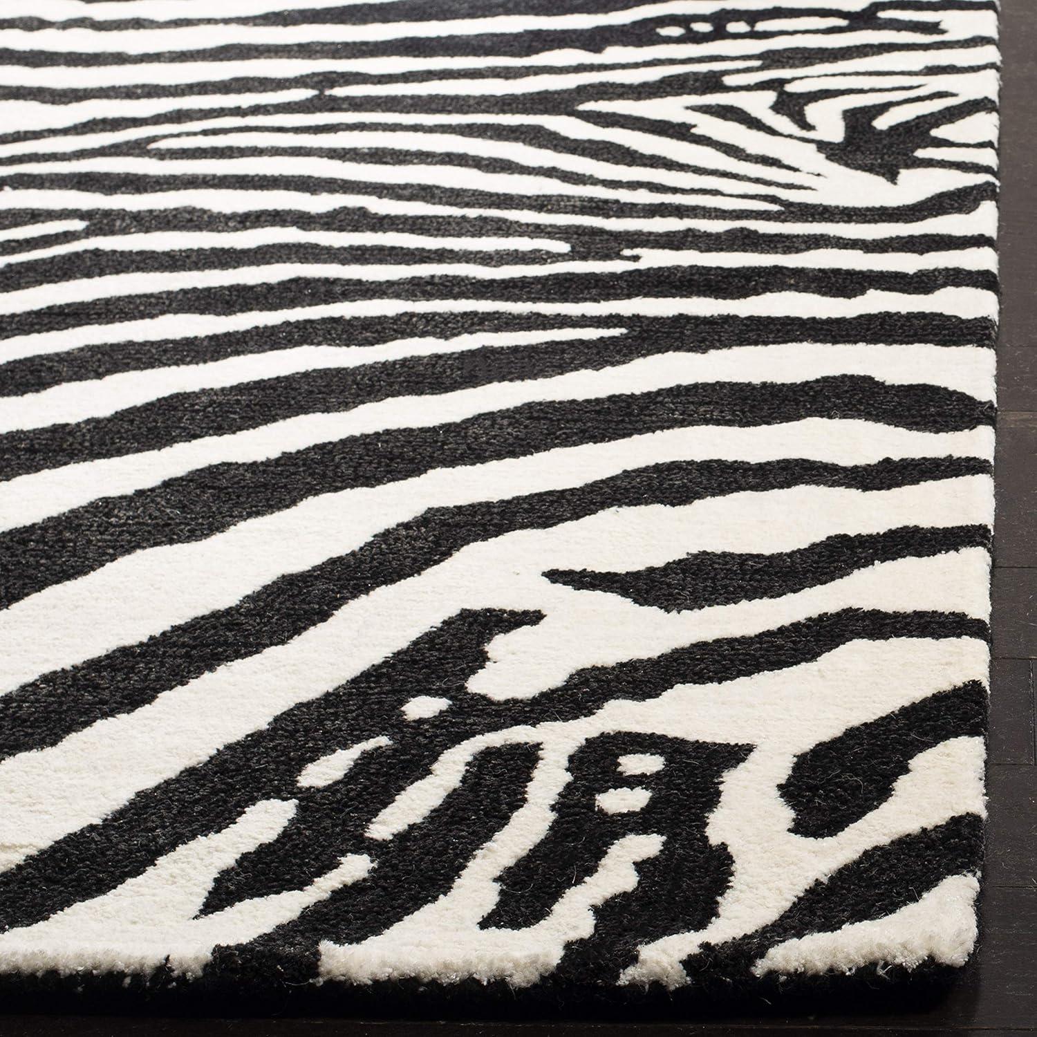 SAFAVIEH Soho Eglantine Animal Striped Wool Area Rug, White/Black, 7'6" x 9'6"