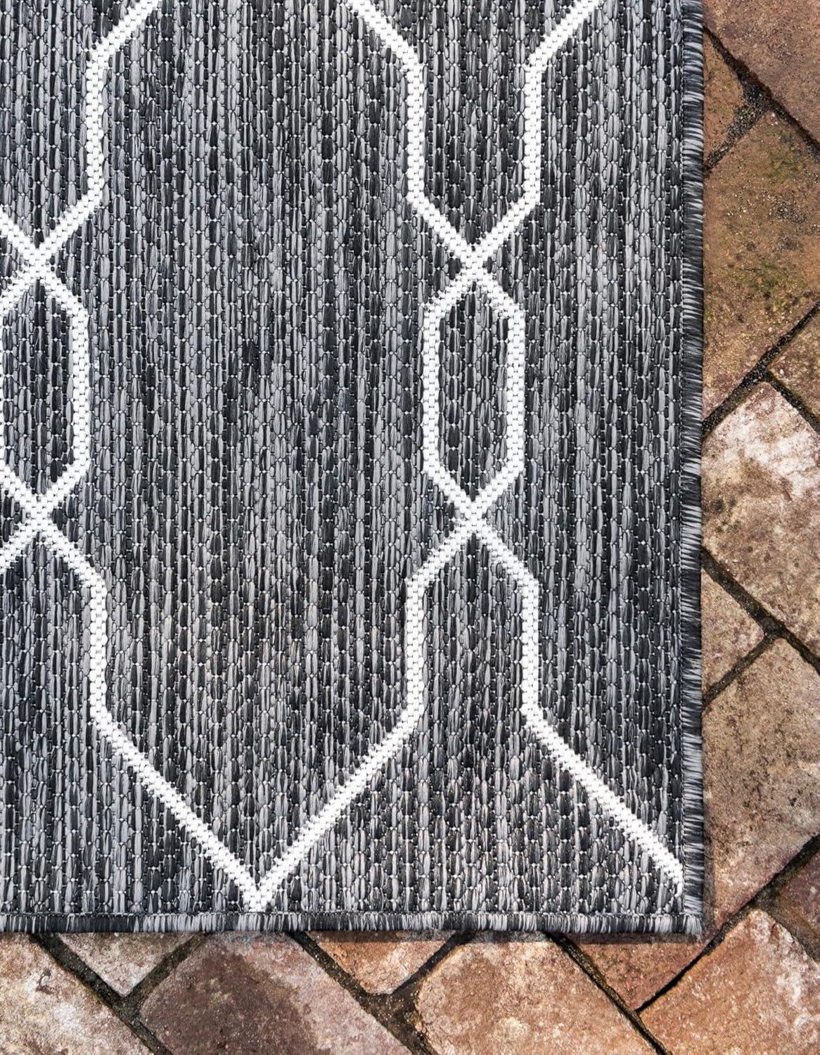 Unique Loom 4' 1 x 6' 1 Rectangle Indoor/Outdoor Trellis Charcoal Area Rug
