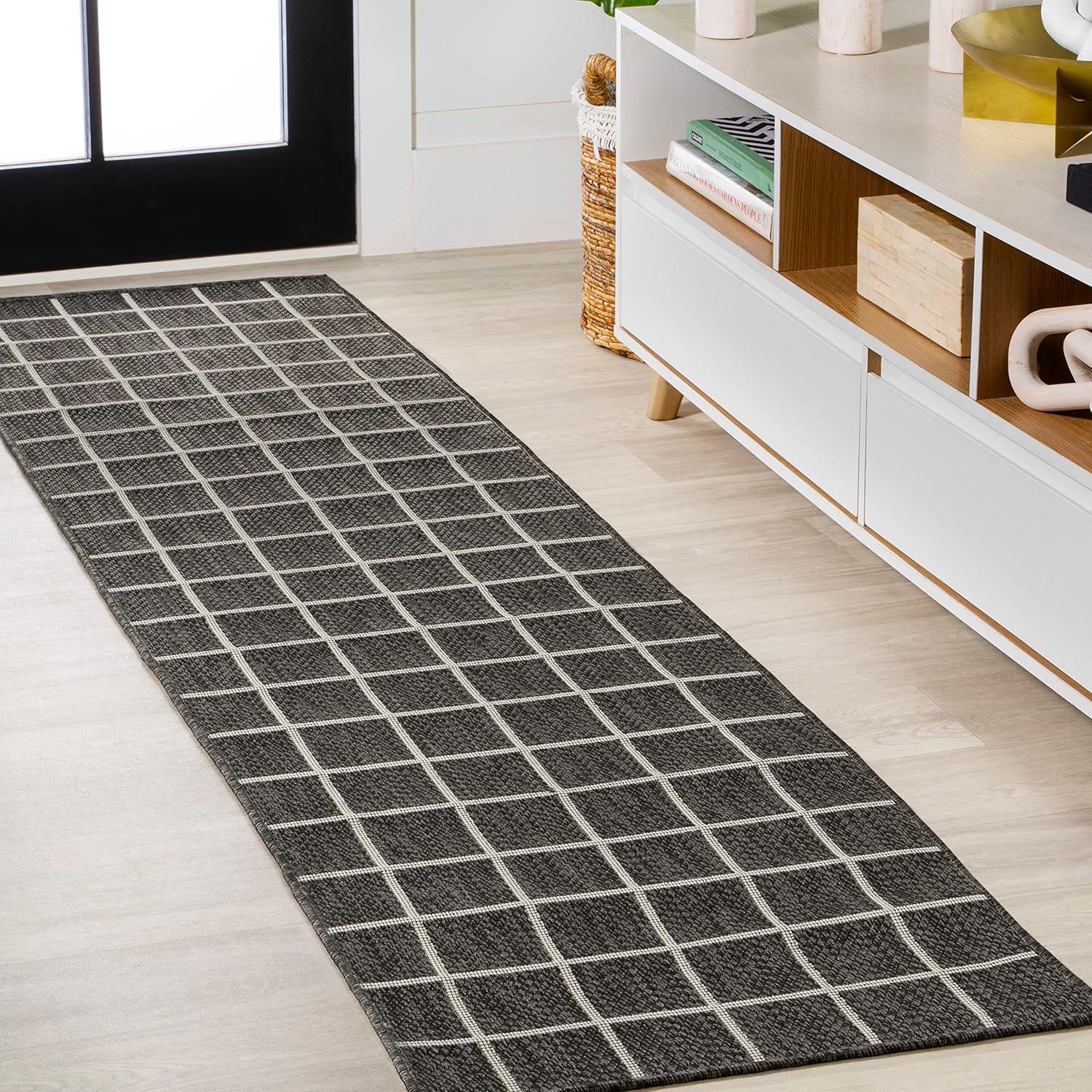 4' x 6' Grid Modern Squares Indoor/Outdoor Area Rug, Black/Cream - JONATHAN Y