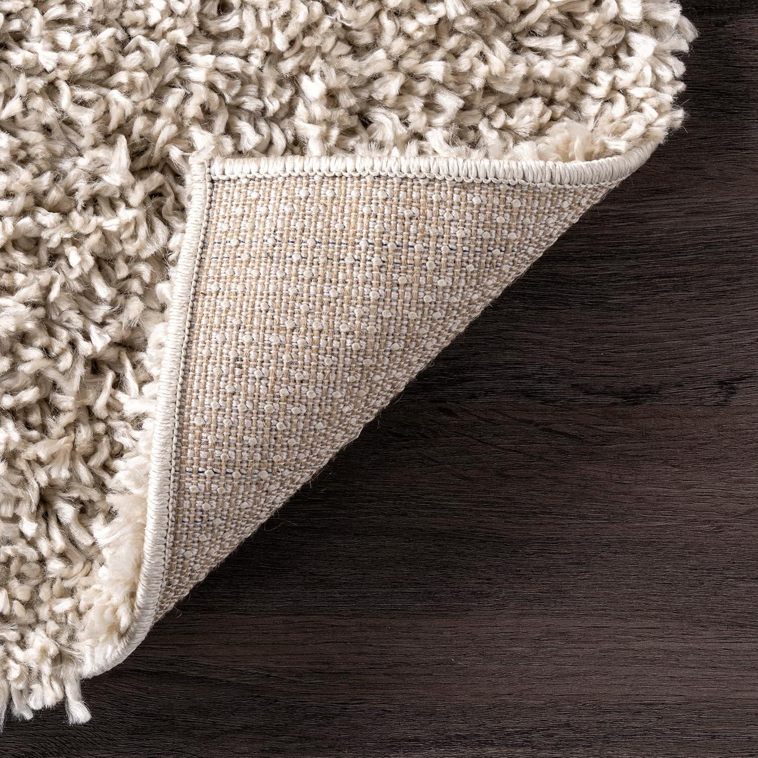 Plush Belleza Beige Round Shag Rug - 6' Synthetic Easy-Care