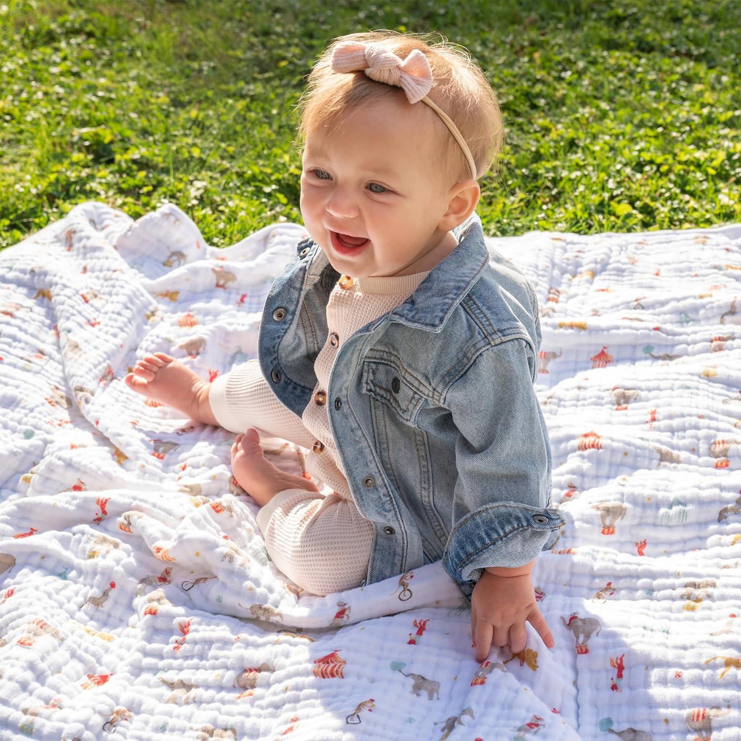 aden + anais essentials Muslin Blanket - Elephant Circus