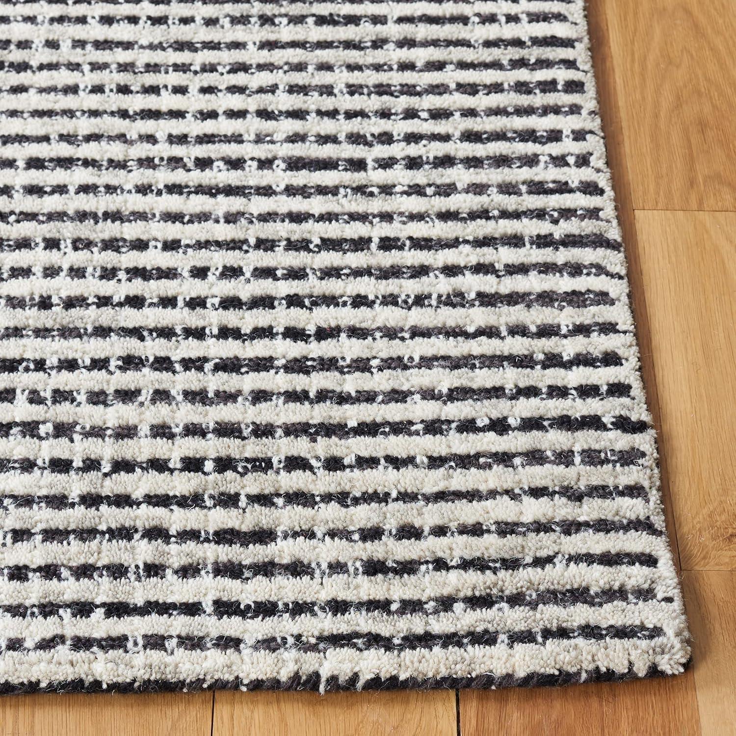 SAFAVIEH Area Rug 8x10 - Abstract Collection - Large - Black & Ivory, Handmade Wool, Ideal for Living Room, Bedroom, Office, Dining Space (ABT853Z)