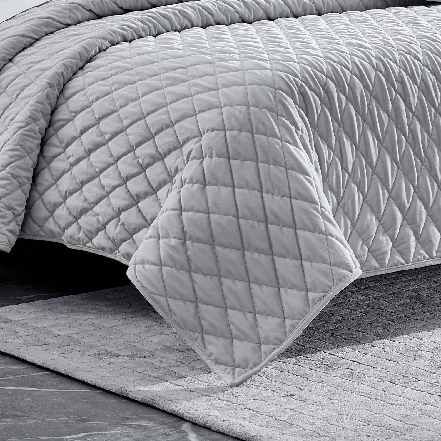 Vera Wang Waffle Stripe Vera Wang Diamond Velvet Quilt Set
