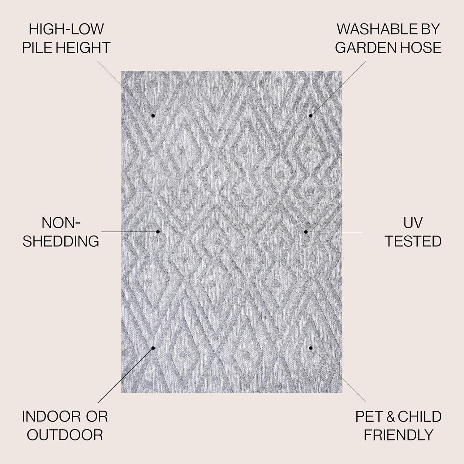 5'x8' Balansat Moroccan Diamond Indoor/Outdoor Area Rug, Light Gray - JONATHAN Y