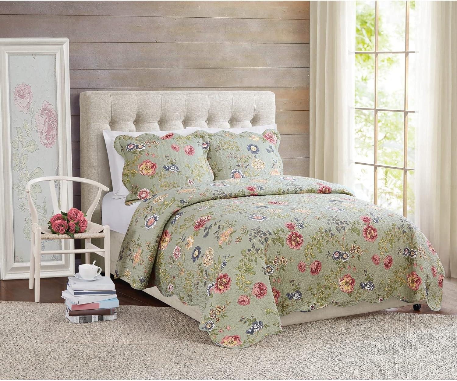 Full Sage Green Cotton Quilt Set with Floral Design