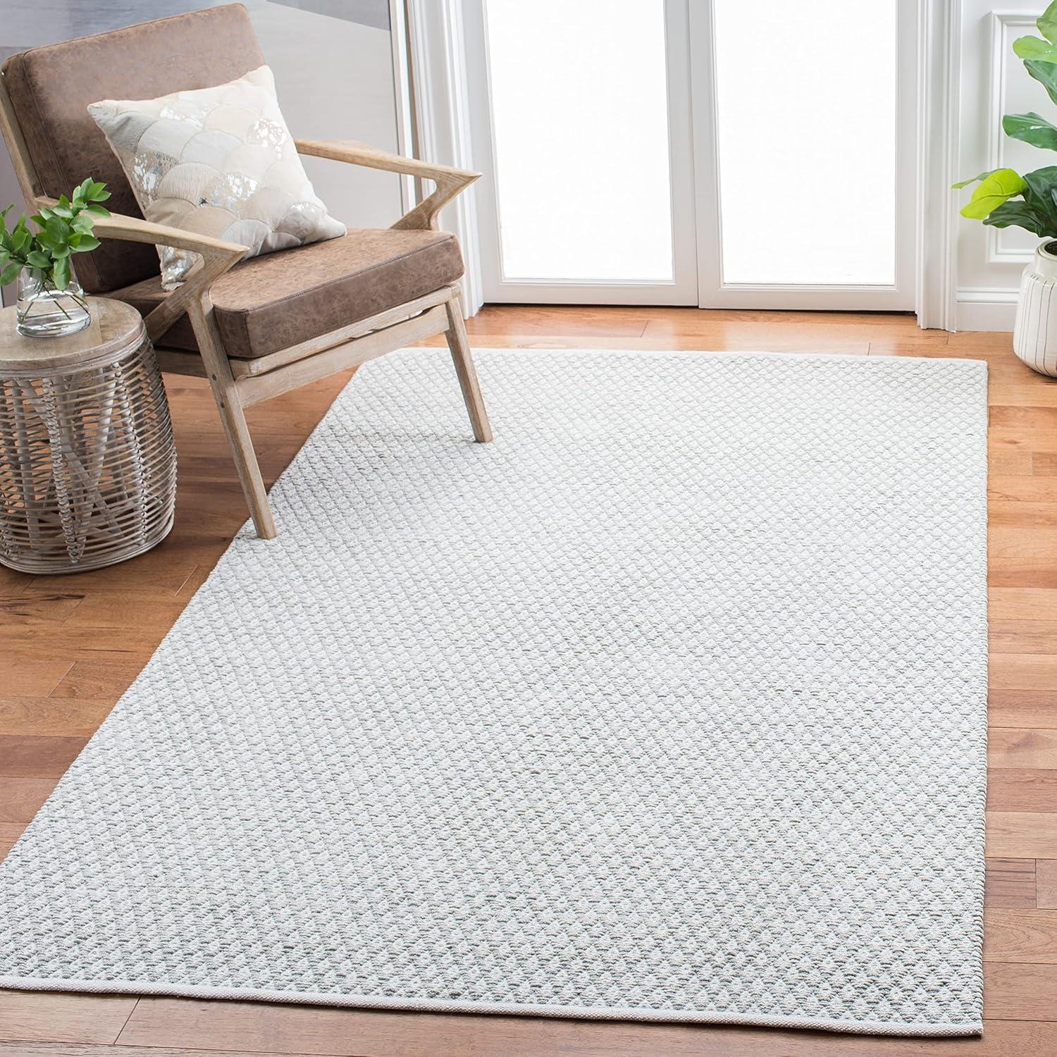 Boston BOS685 Power Loomed Area Rug  - Safavieh