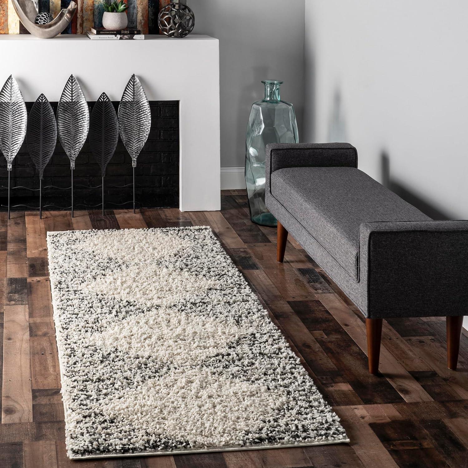 Nuloom Scarlette Diamond 2x6 Runner Shag Indoor Area Rug for Living Room Bedroom Dining Room Nursery Entryway Hallway, Off White/Charcoal