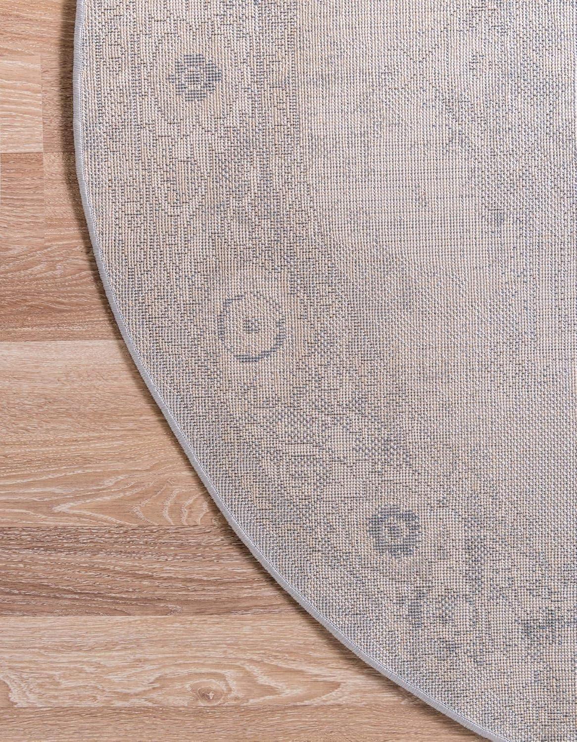 Rugs.com Oregon Collection Rug – 5 Ft Round Gray Low-Pile Rug Perfect For Kitchens, Dining Rooms