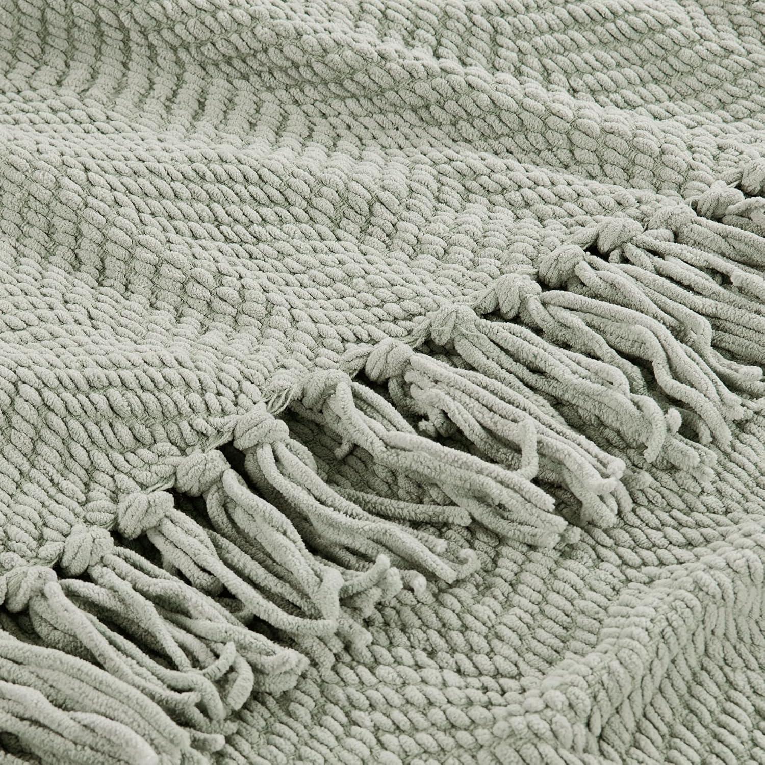 Cozy Diamond-Patterned Silver Knit Throw Blanket, 60"x50"