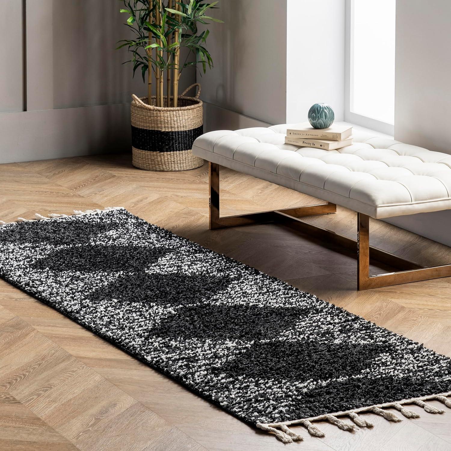 nuLOOM Bria Moroccan Diamond Tassel Area Rug