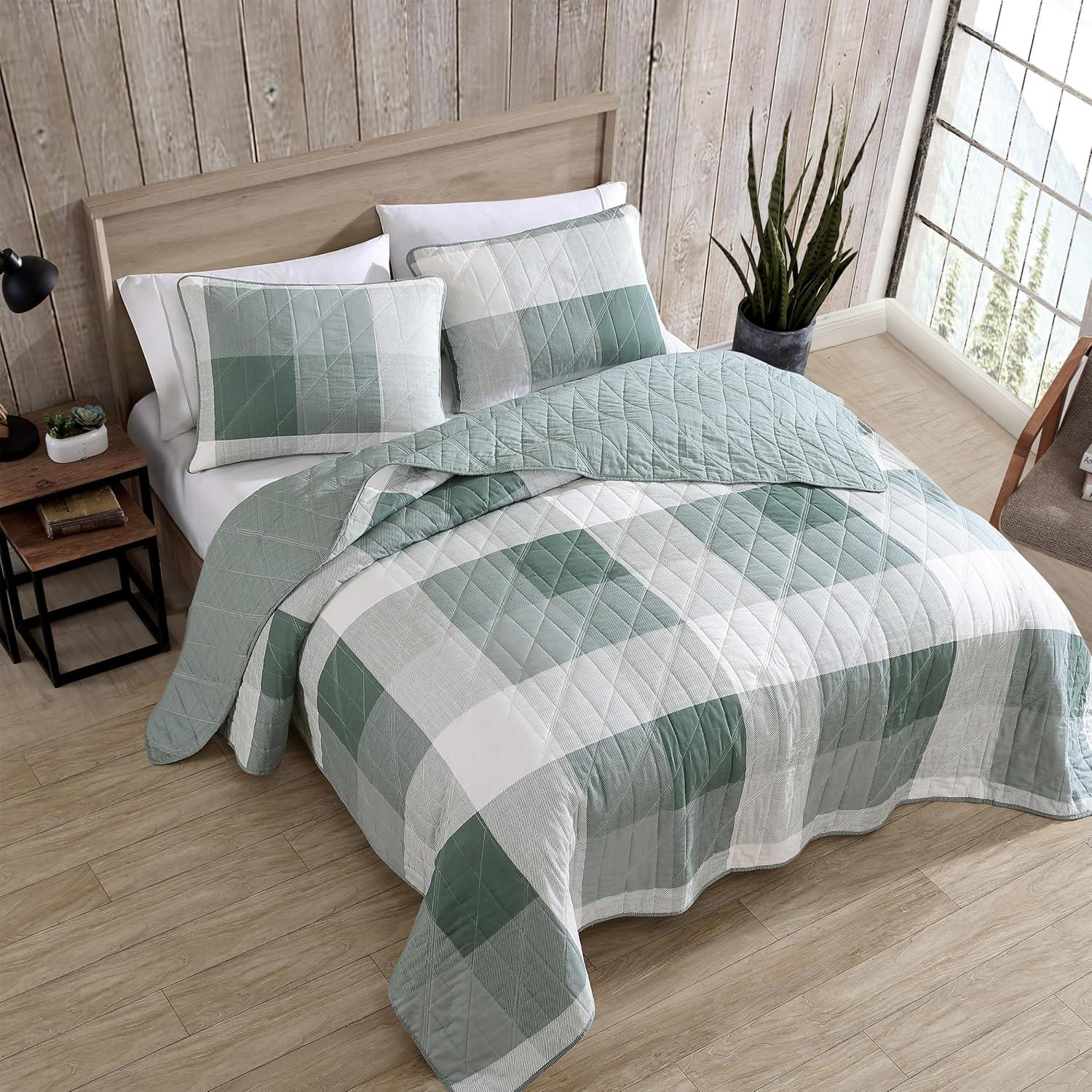 Boulder Green Cotton Twin Quilt Set with Sham