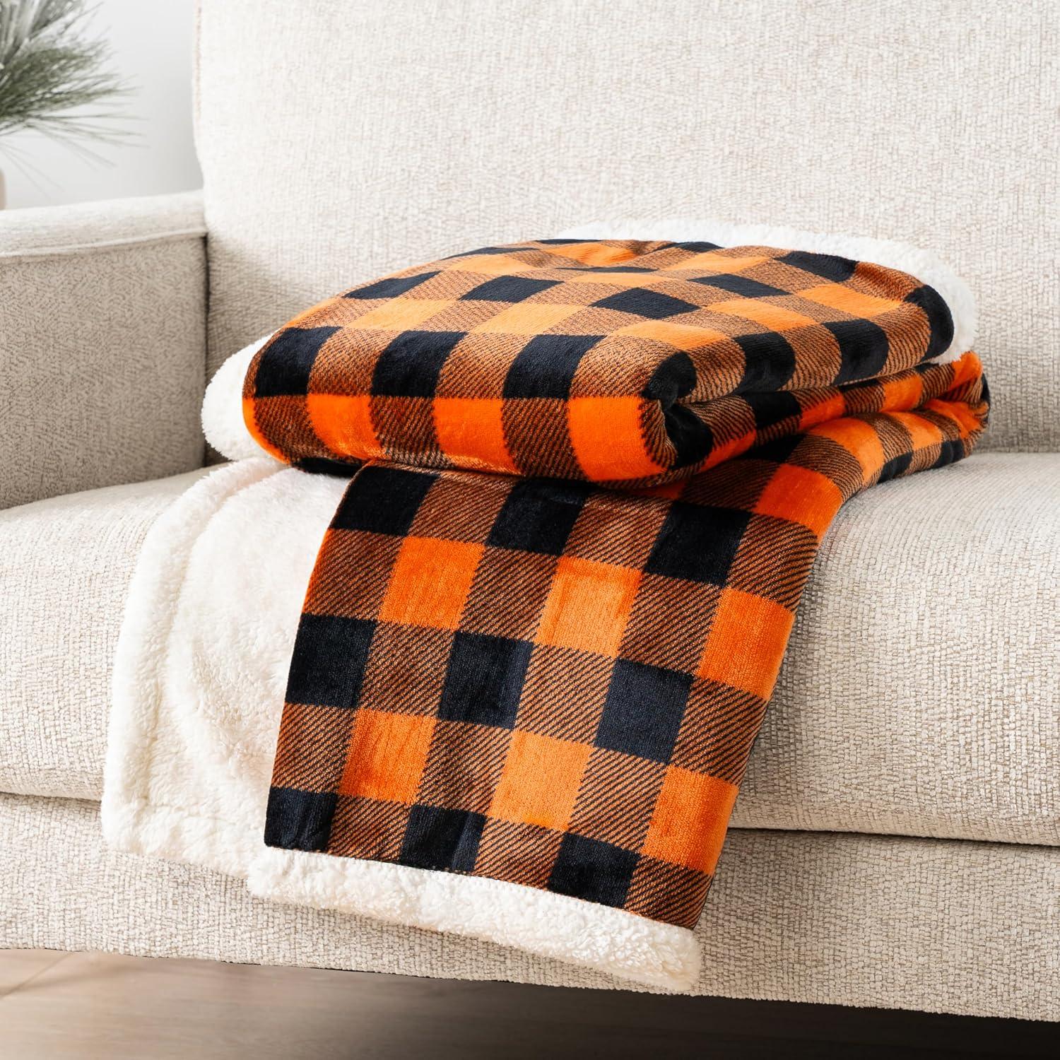 PAVILIA Soft Fleece Blanket Throw for Couch, Lightweight Plush Warm Blankets for Bed Sofa with Jacquard Pattern