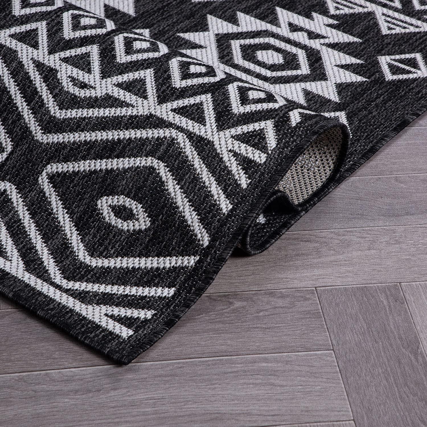 World Rug Gallery Distressed Geometric Bohemian Textured Flat Weave Indoor/Outdoor Area Rug - BLACK 5' X 7'