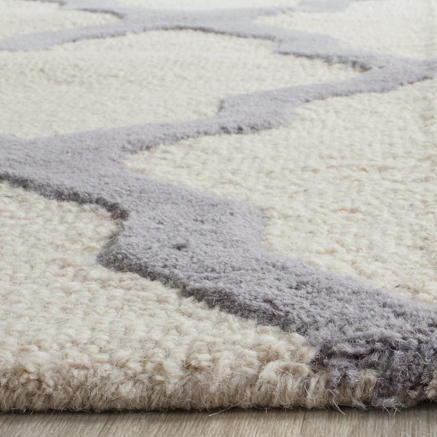 Handmade Ivory and Silver Tufted Wool Rug, 2'-6" x 6'