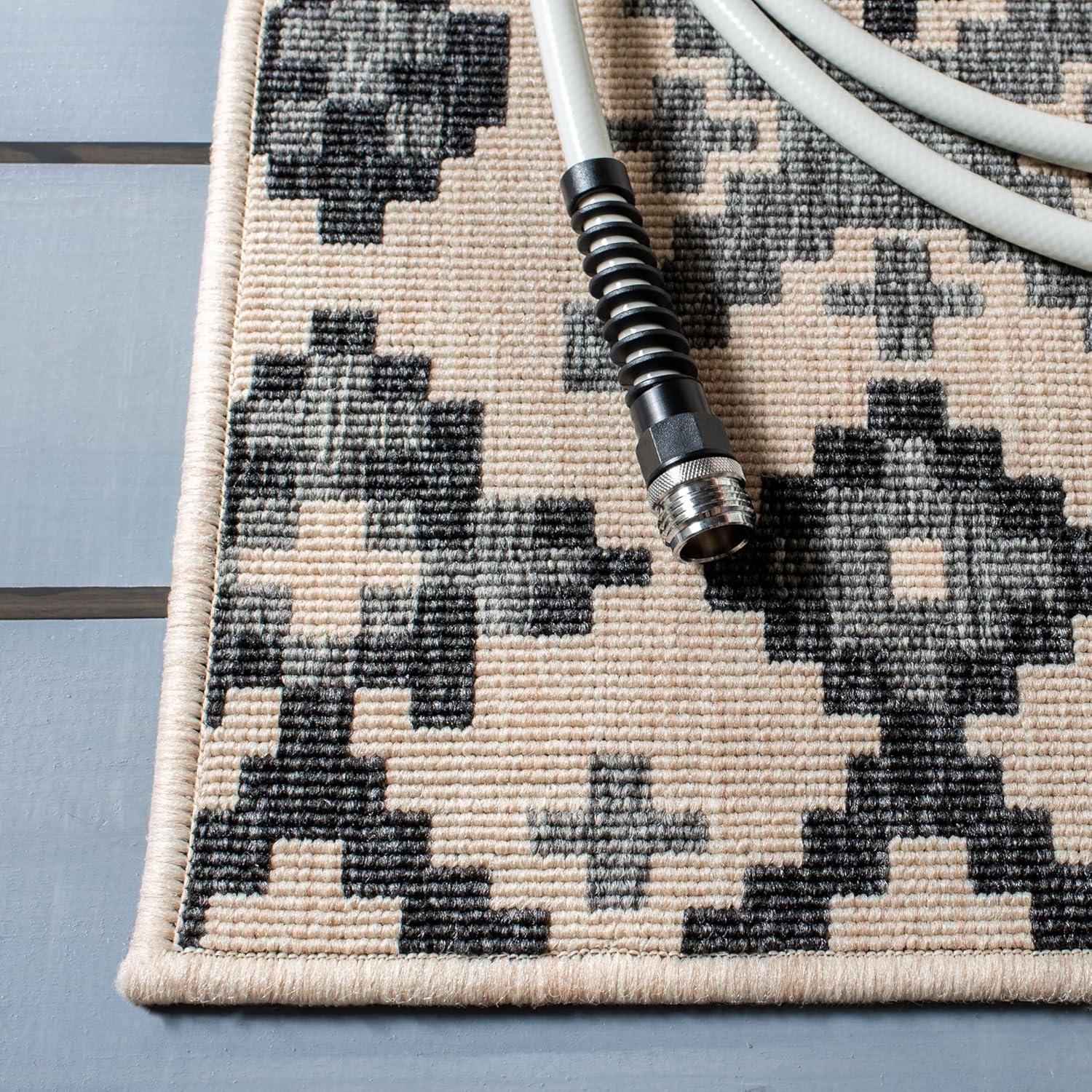 Veranda VER097 Power Loomed Indoor and Outdoor Area Rug - Green/Terracotta - 5'3"x7'7" - Safavieh.