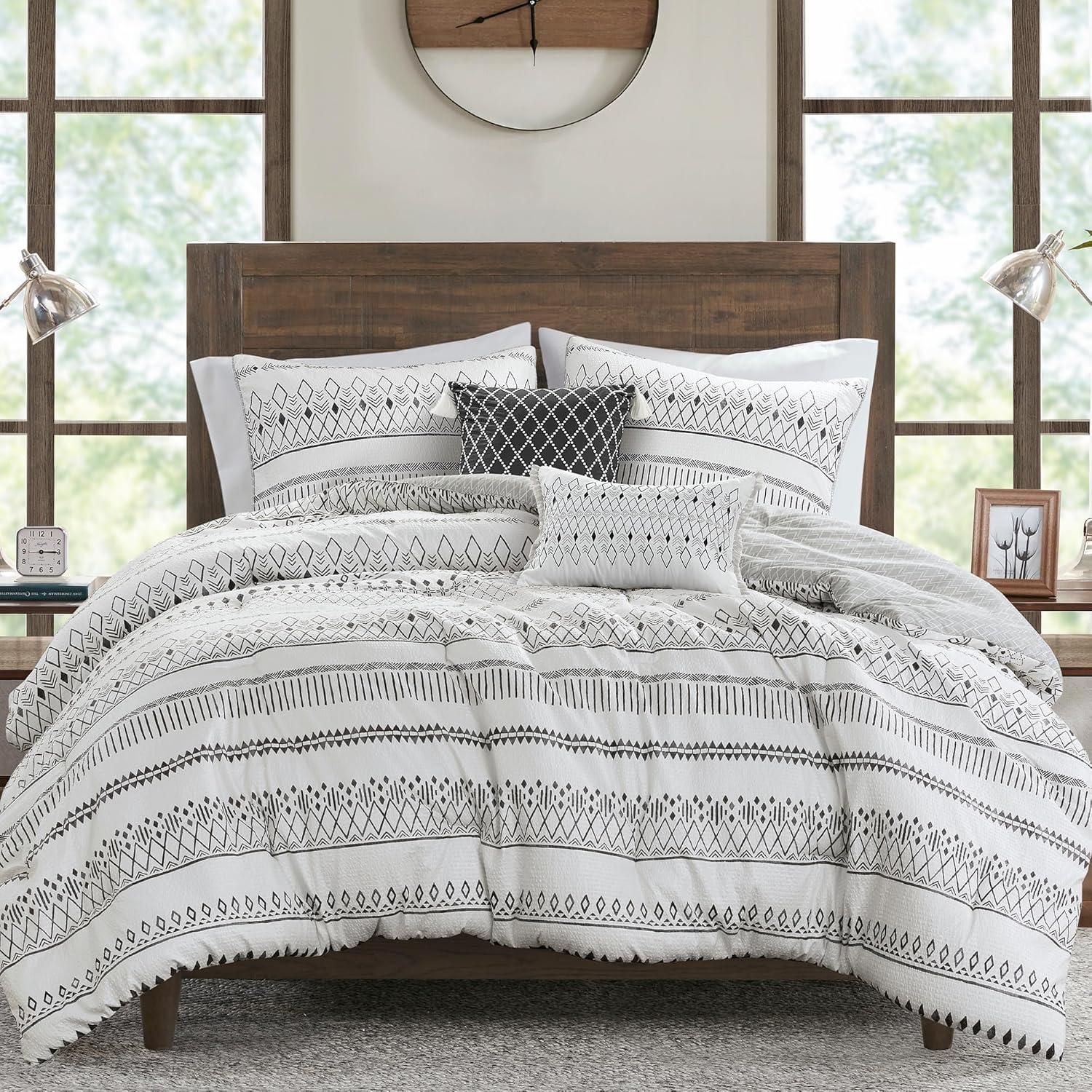 Madison Park Fraser 5 Piece Printed Seersucker Comforter Set with Throw Pillows