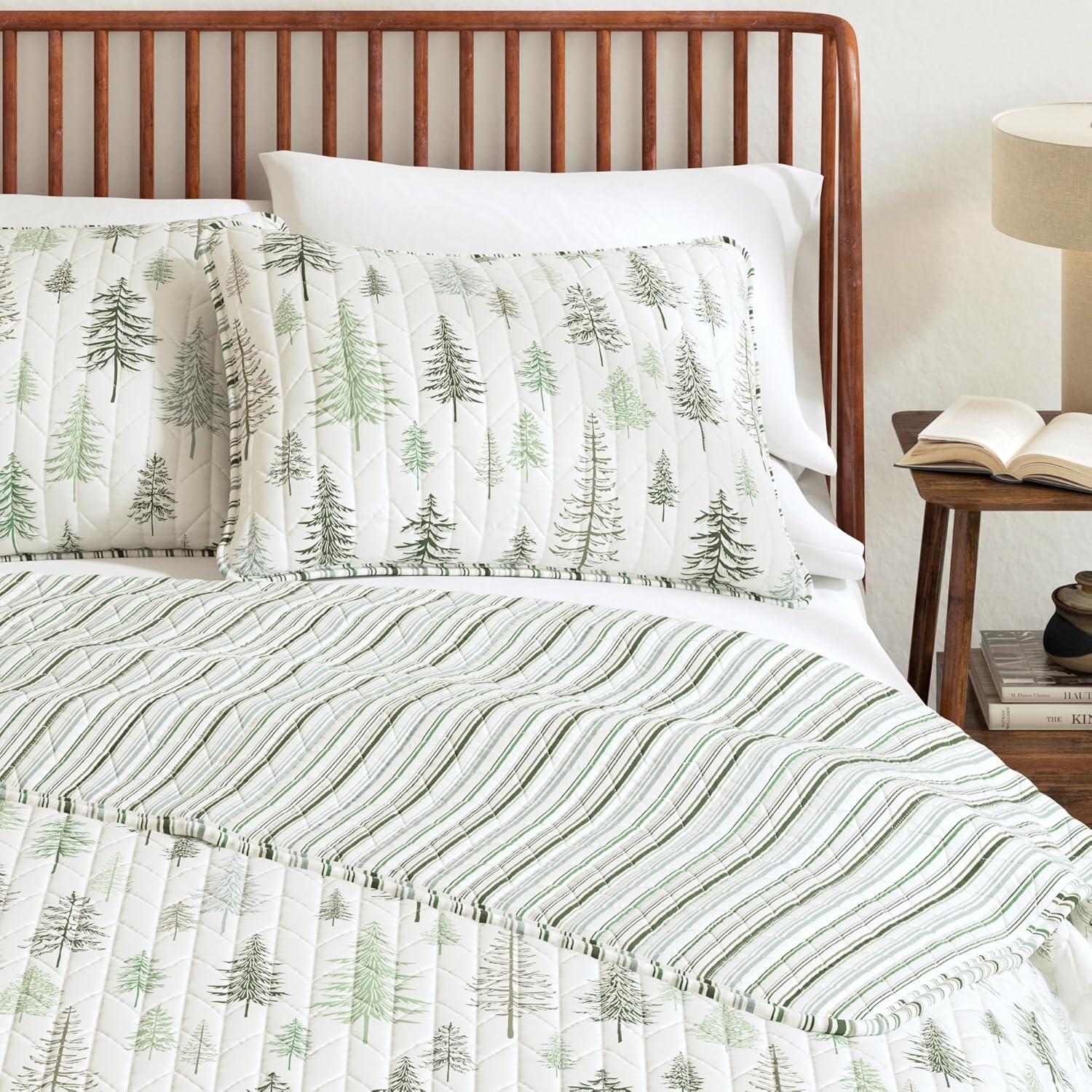 FreshFolds Green Forest Reversible Lodge Quilt Set with Shams