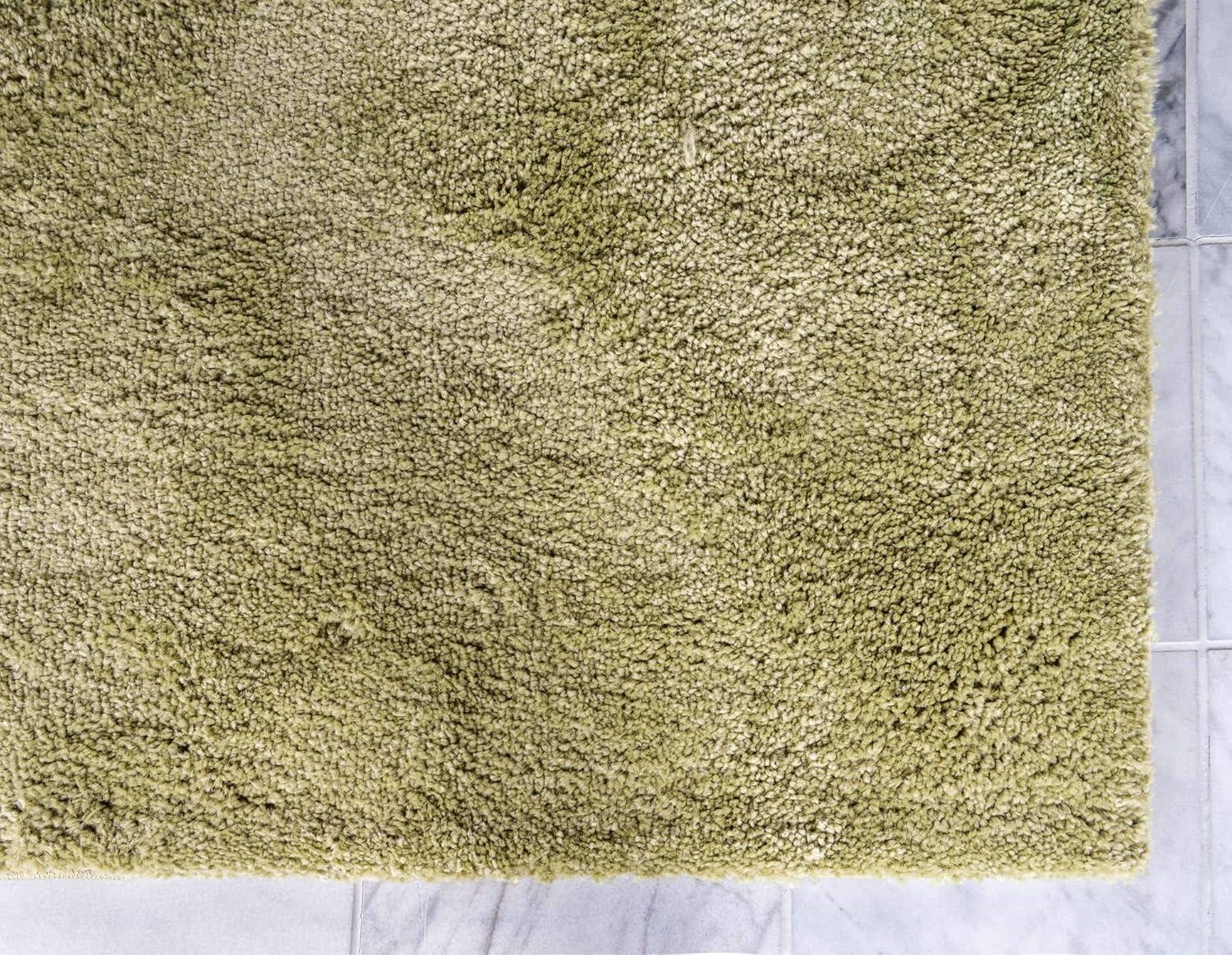 Calabasas Light Green 5' x 7' Plush Shag Area Rug