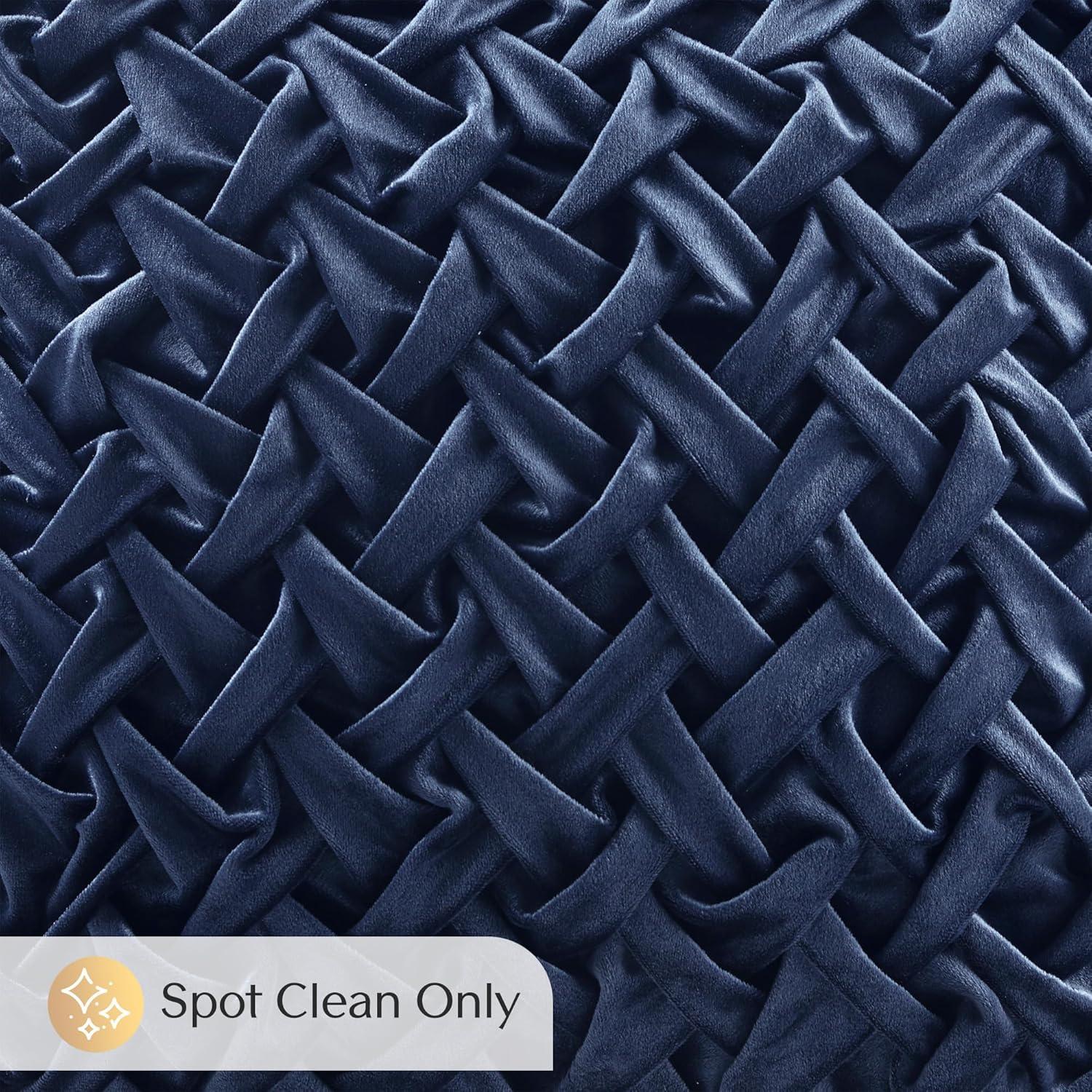 Almohada Decorativa Cuadrada Croscill Classics Winchester en Azul Marino 20x20"