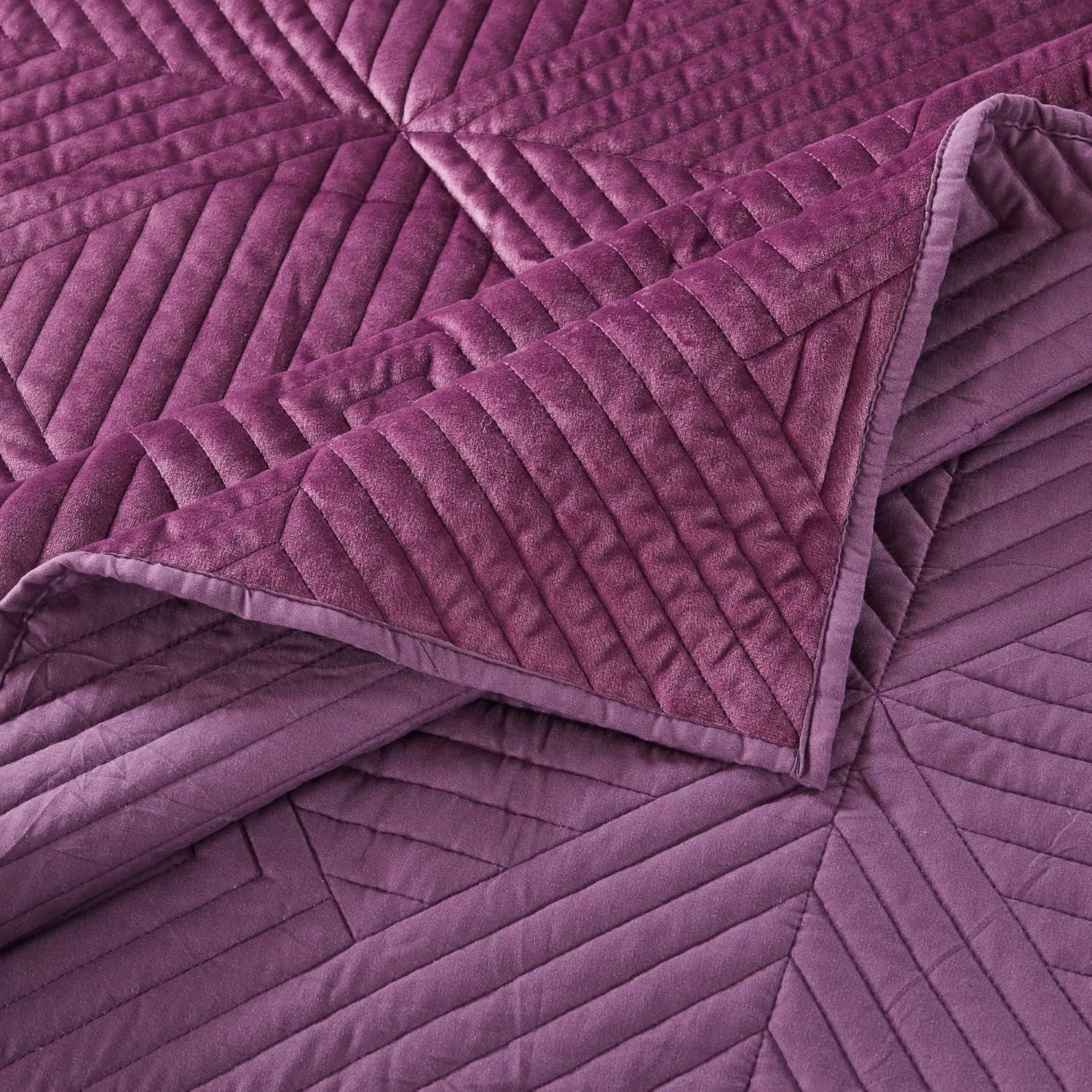 Greenland Home Fashions Riviera Velvet Quilted Throw