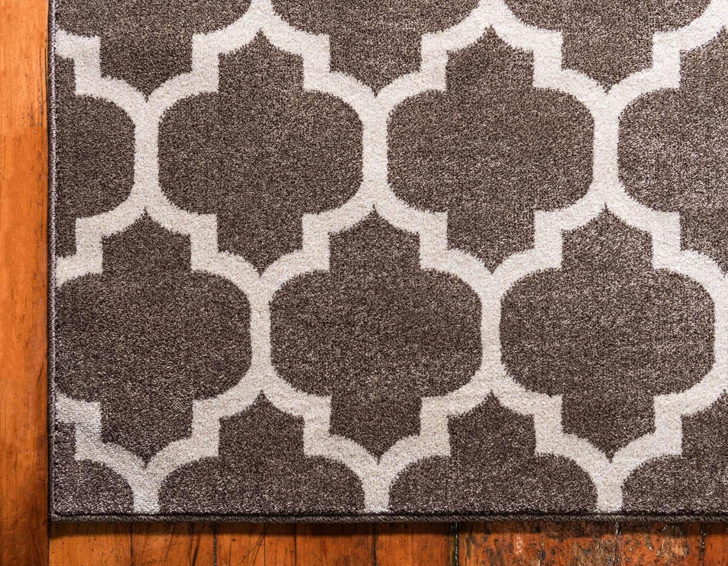 Brown Trellis 4' x 6' Stain-Resistant Synthetic Area Rug